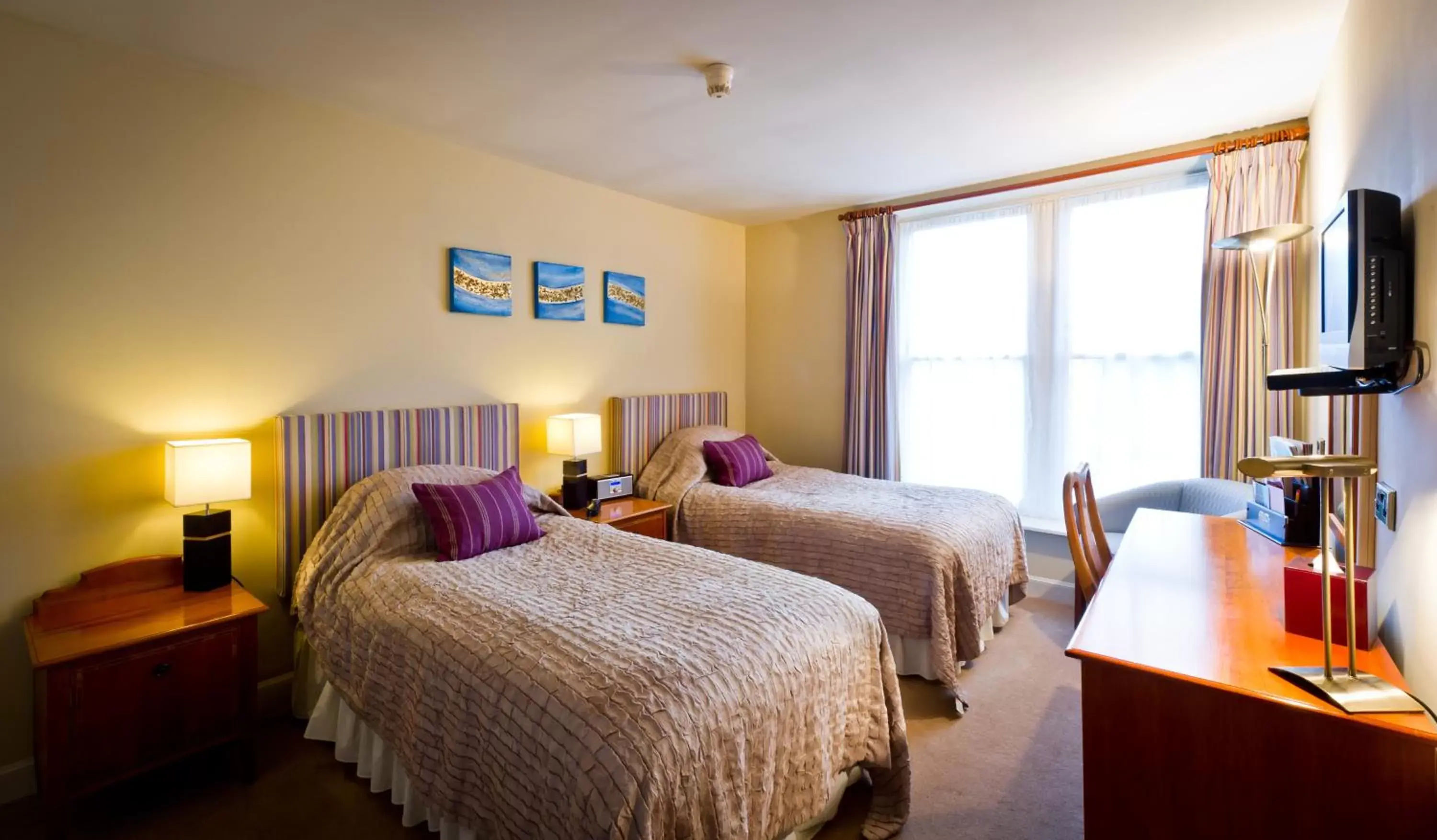 Superior Twin Room in The Parklands Hotel
