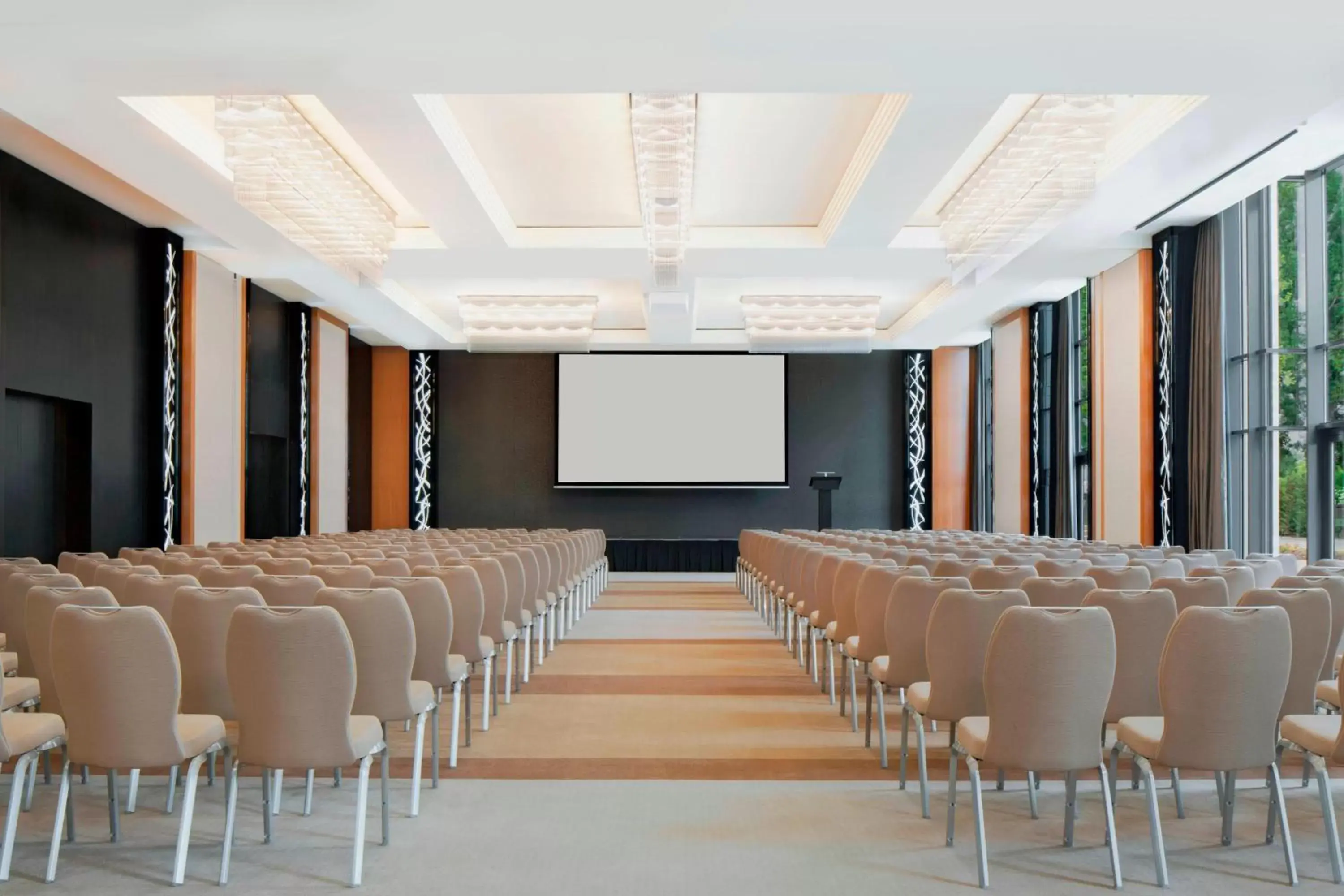 Meeting/conference room in Four Points by Sheraton Kecskemét Hotel és Konferenciaközpont