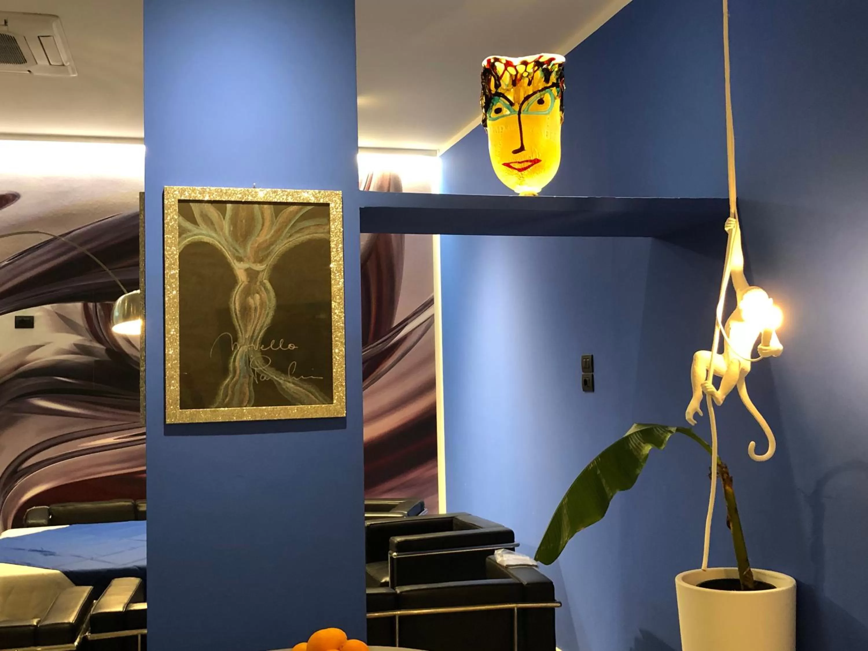 Lobby or reception in Blue Shades Hotel