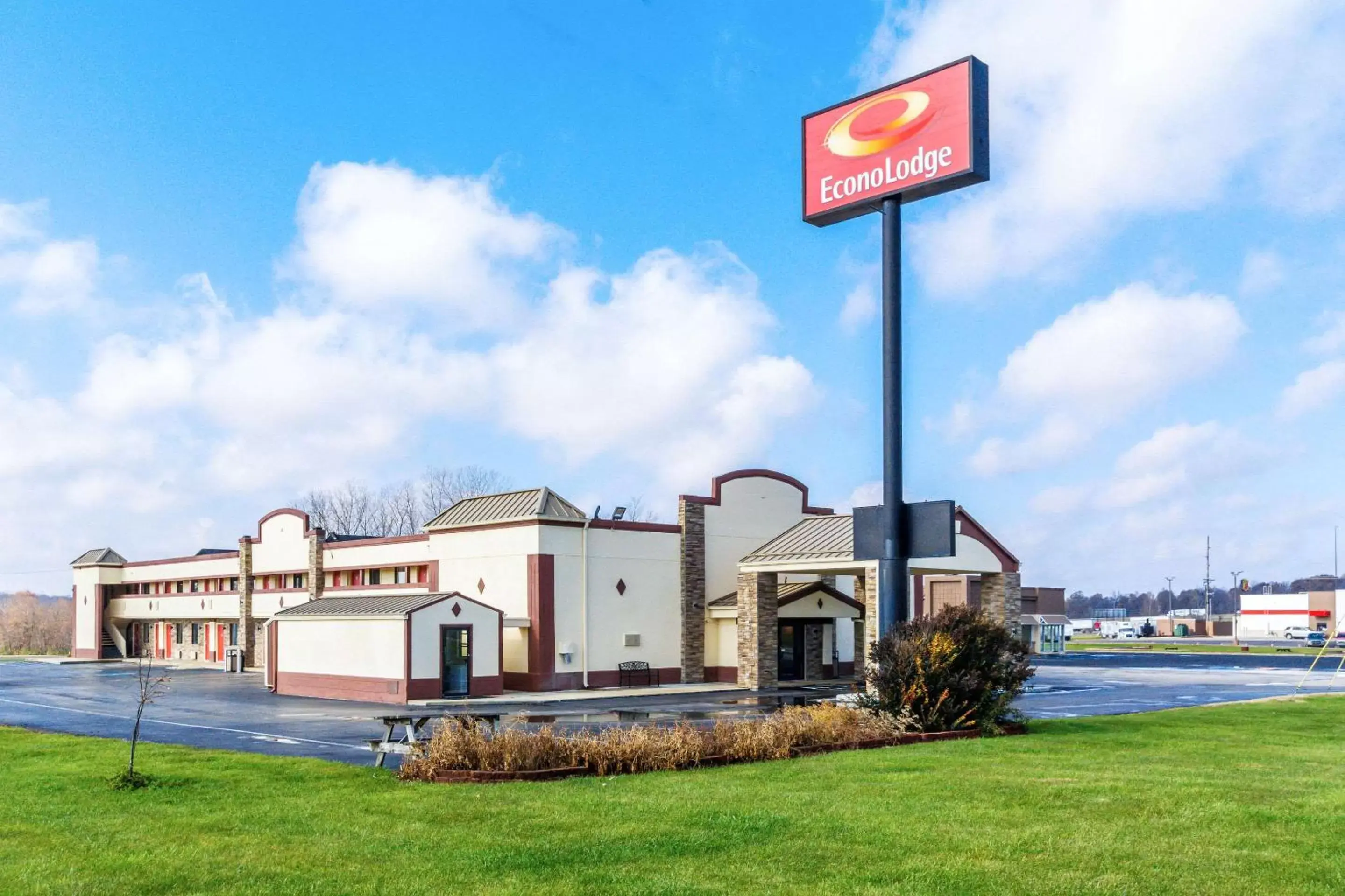 Property building in Econo Lodge Cloverdale
