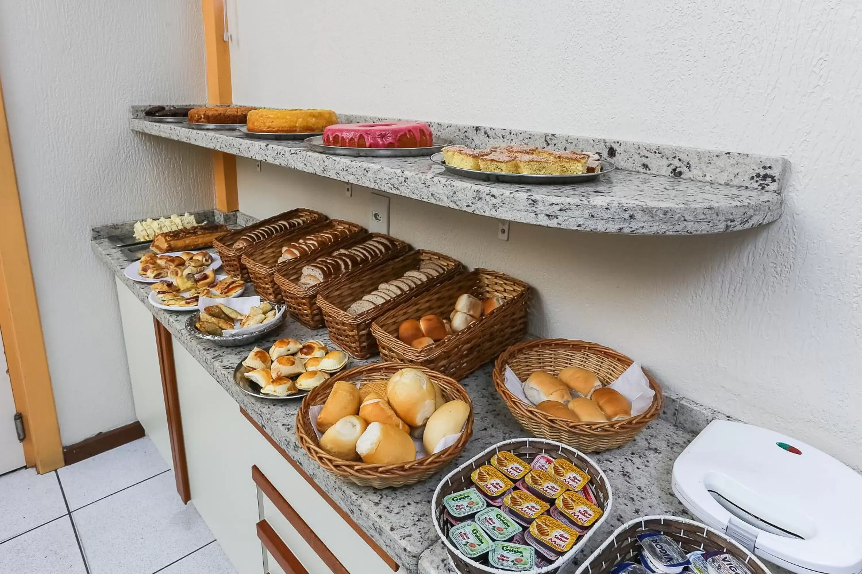 Buffet breakfast, Food in Hotel Express São Leopoldo