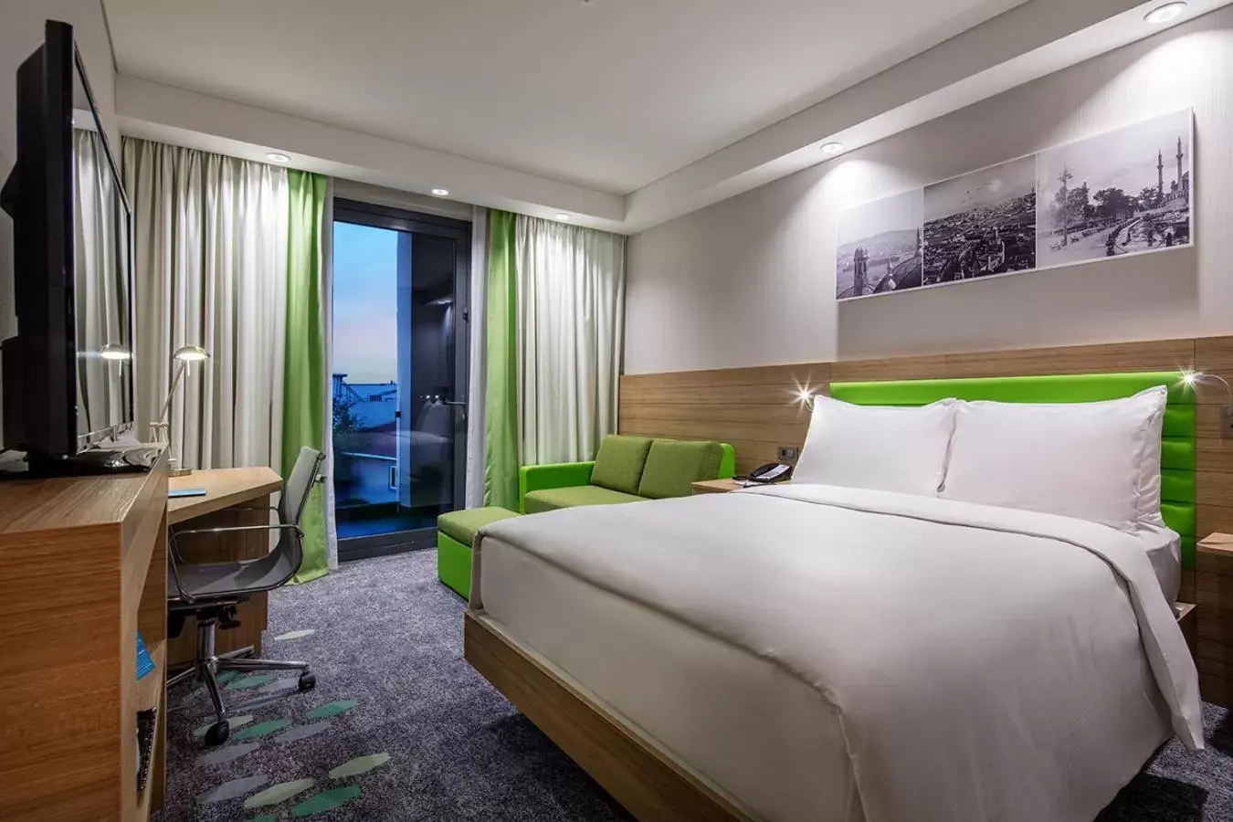 Photo of the whole room, Bed in Hampton by Hilton Istanbul Zeytinburnu