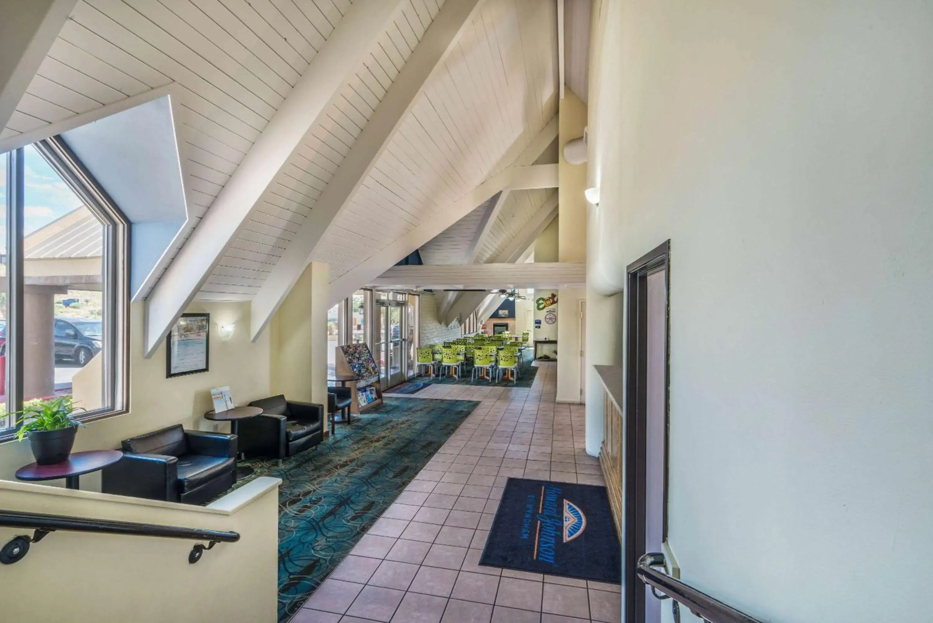 Lobby or reception in Howard Johnson by Wyndham Albuquerque Midtown