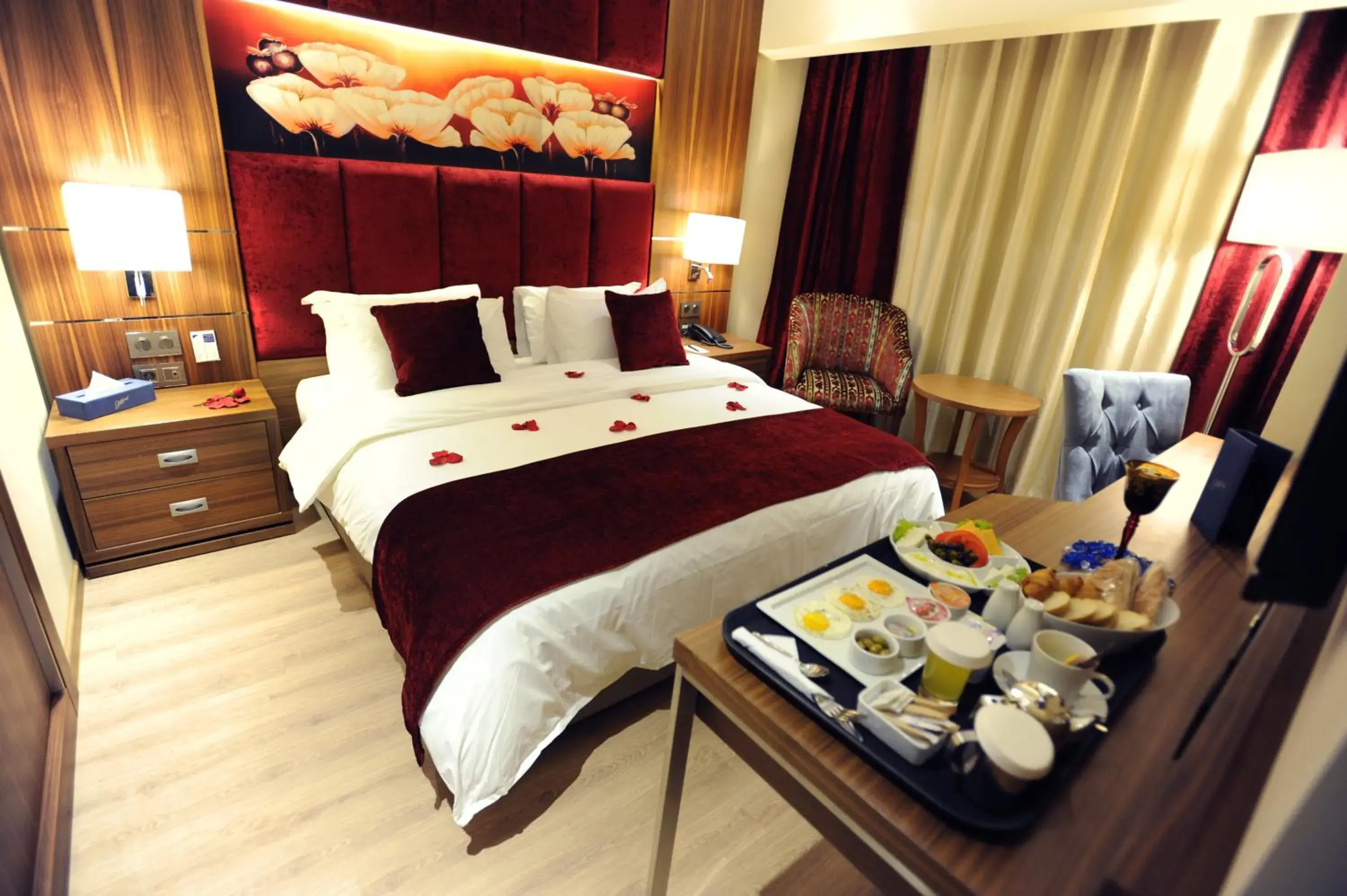 Food and drinks, Bed in Gems Hotel