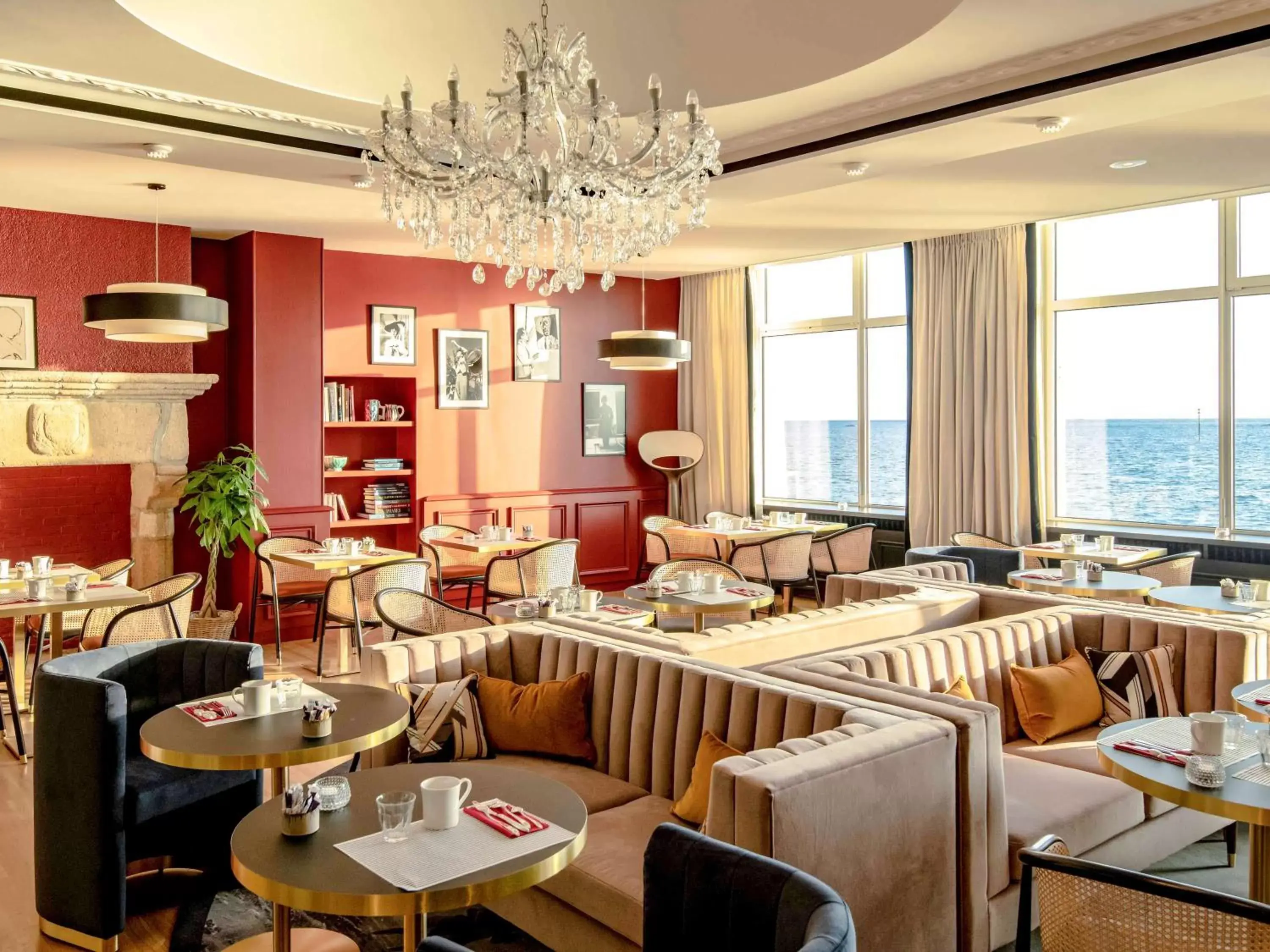 Restaurant/Places to Eat in Hotel Mercure Roscoff Bord De Mer