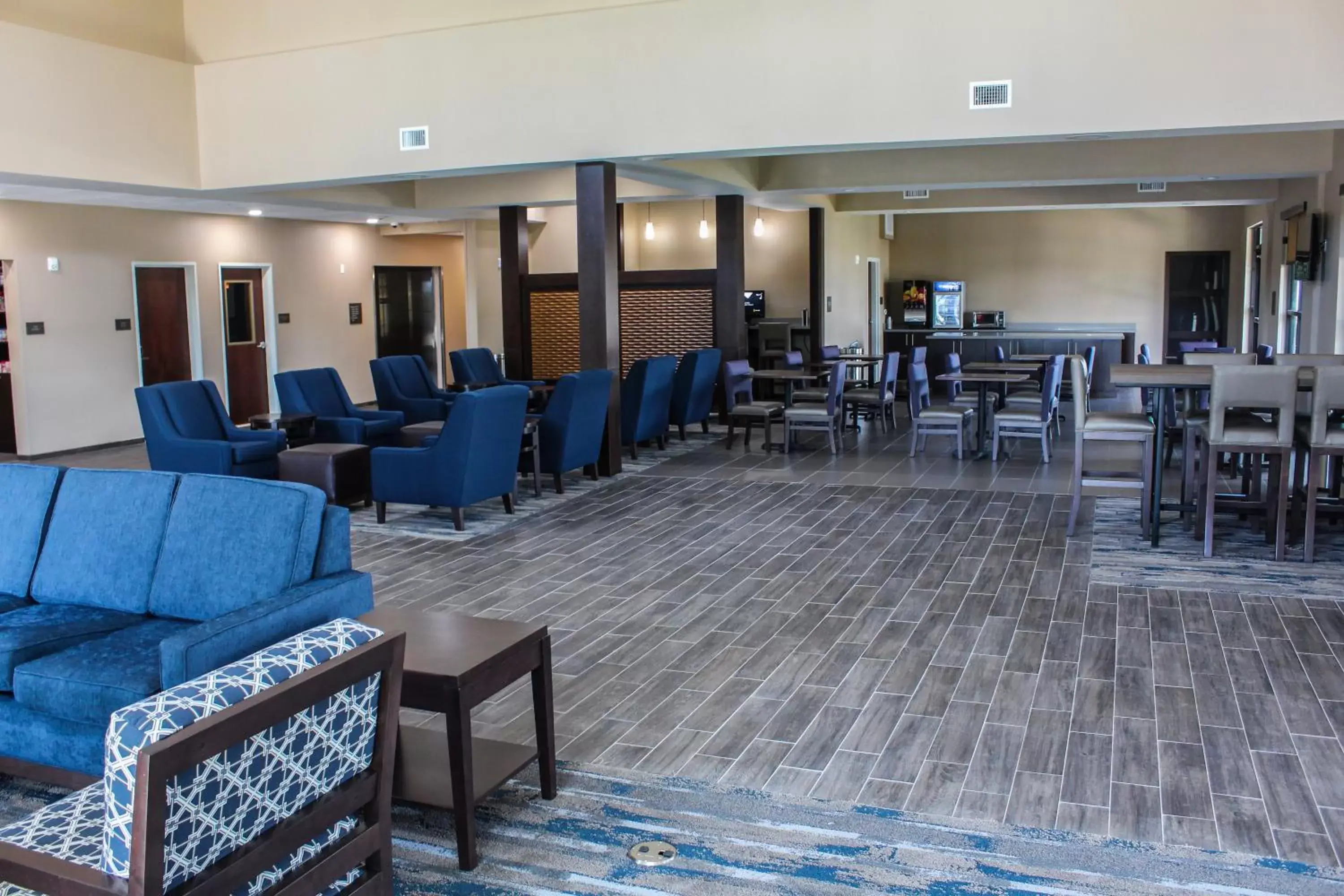 Lobby or reception, Restaurant/Places to Eat in Comfort Suites - South Austin