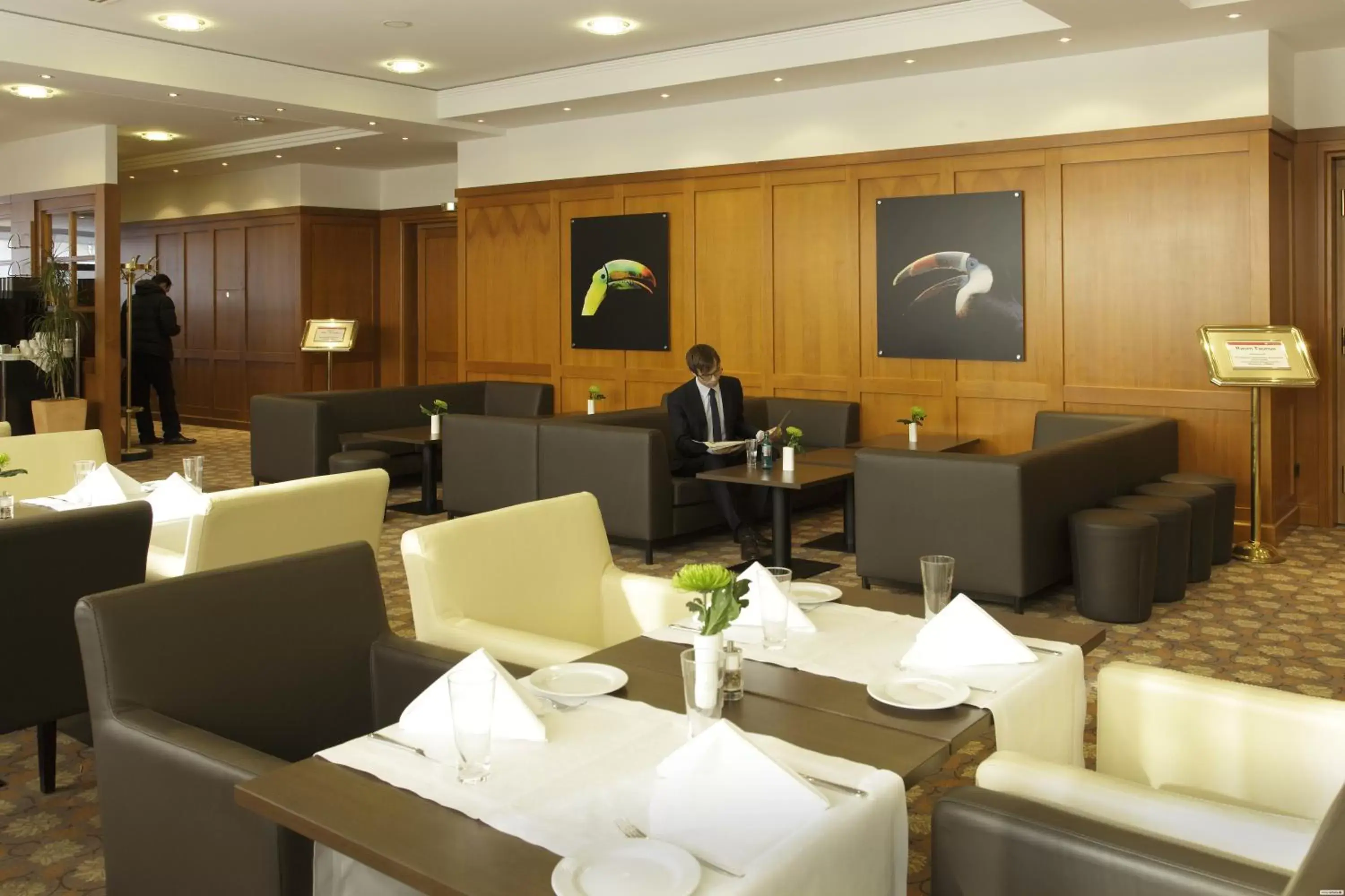 Restaurant/Places to Eat in H4 Hotel Frankfurt Messe