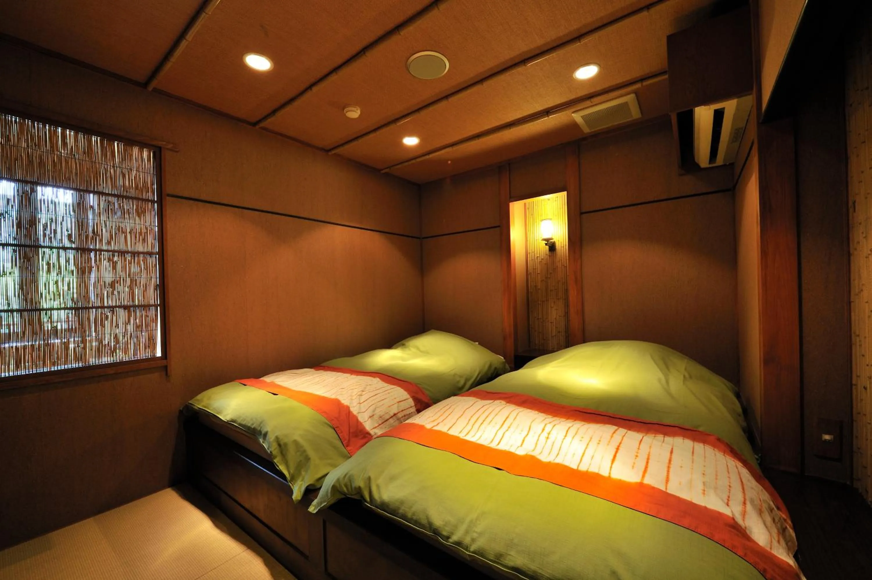 Bed in Hanayashiki Ukifune-en