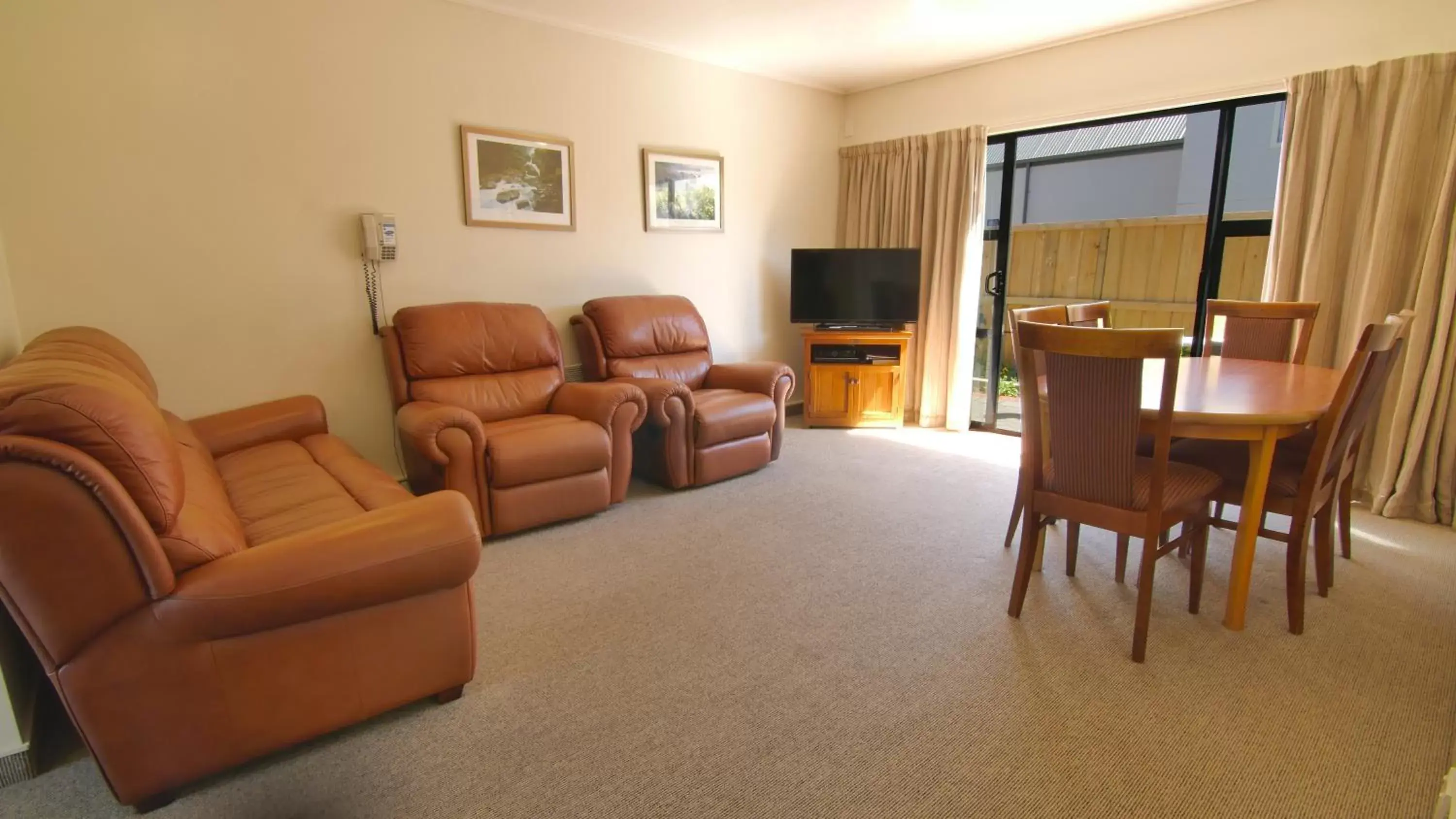 Living room, Seating Area in Country Glen Lodge