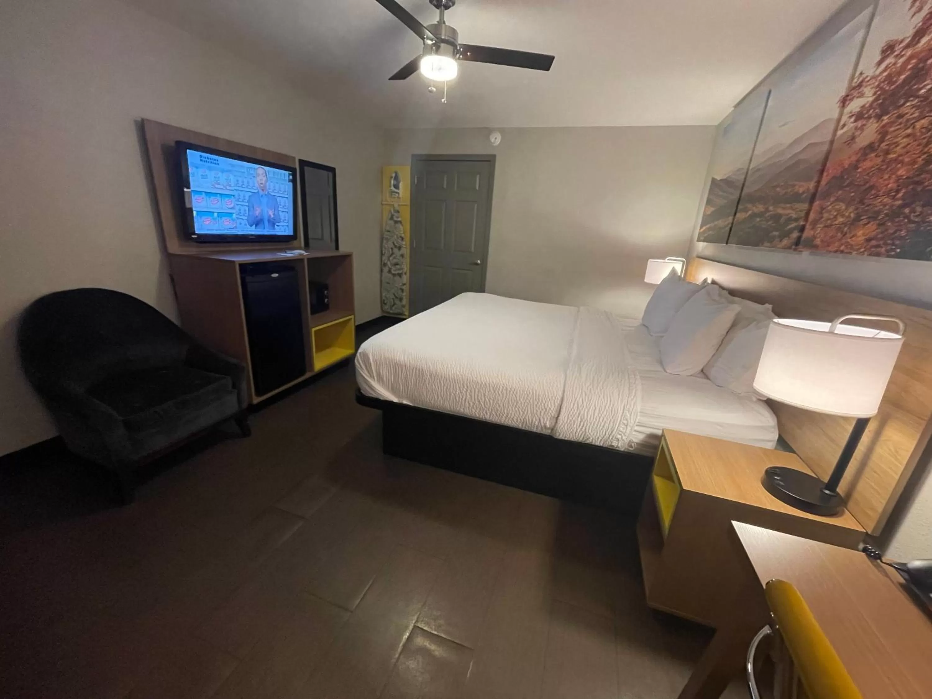 Bed in Days Inn by Wyndham Holladay