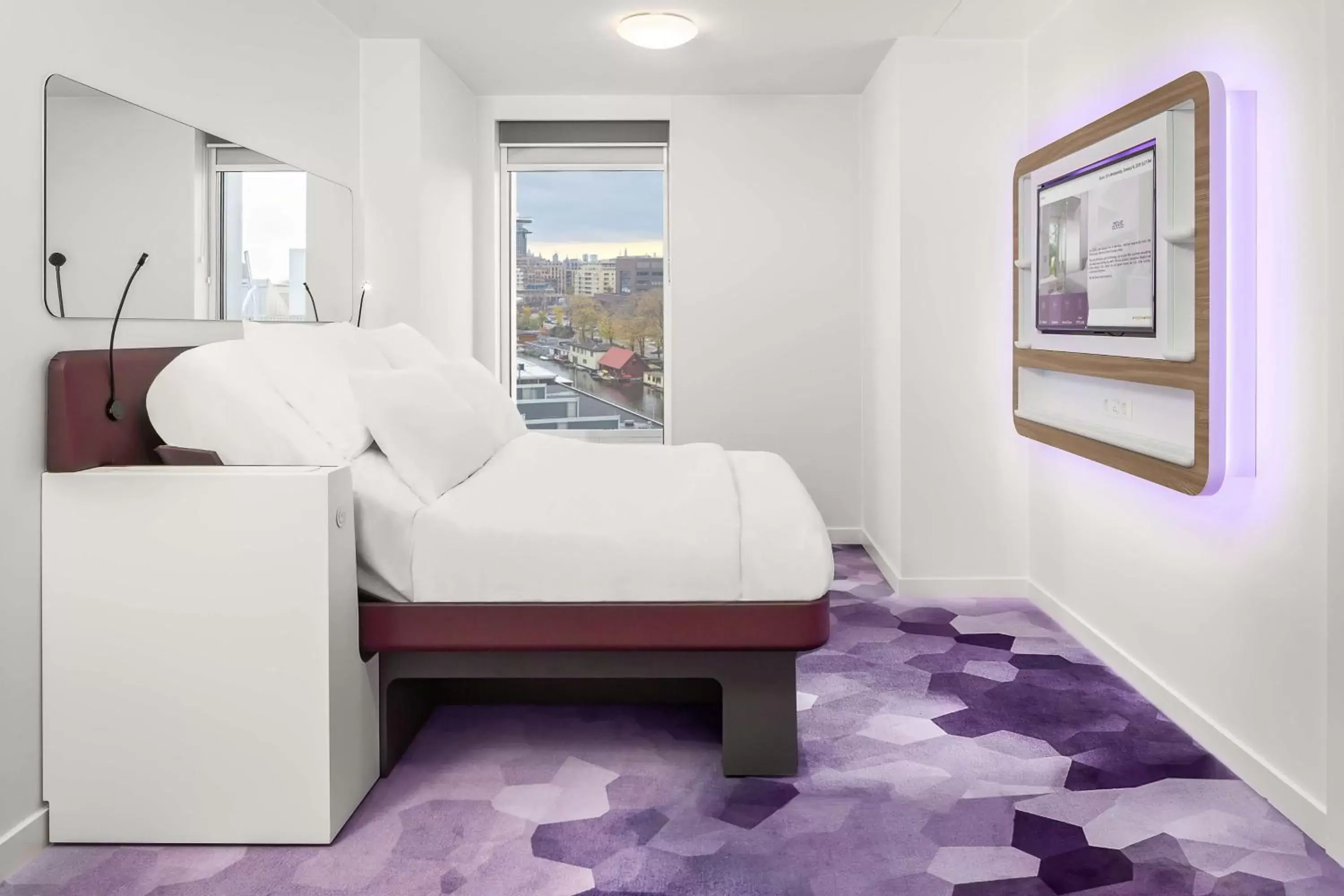 Photo of the whole room in YOTEL Amsterdam