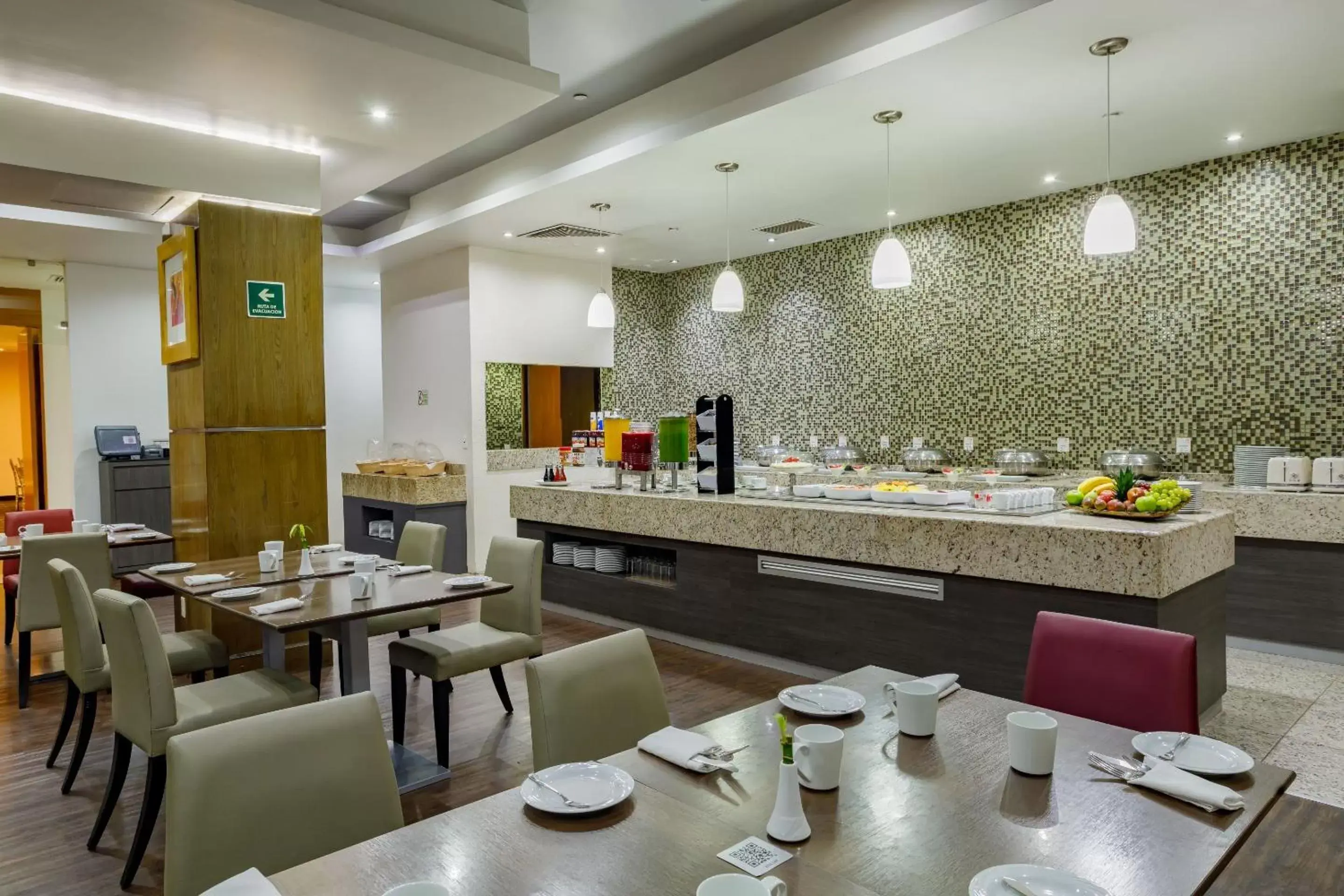Buffet breakfast, Restaurant/Places to Eat in Real Inn Torreon