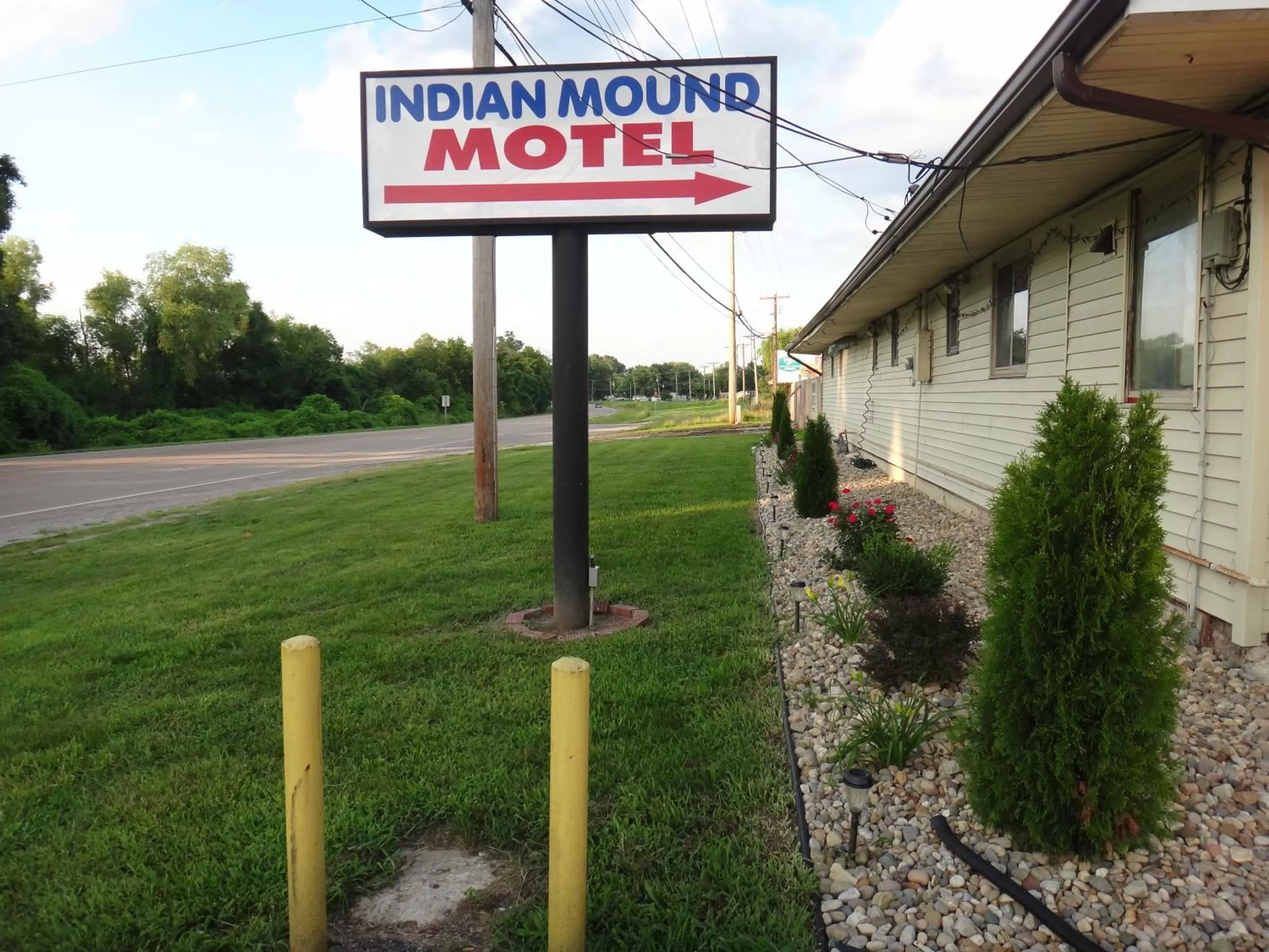 Logo/Certificate/Sign in Indian Mound Motel