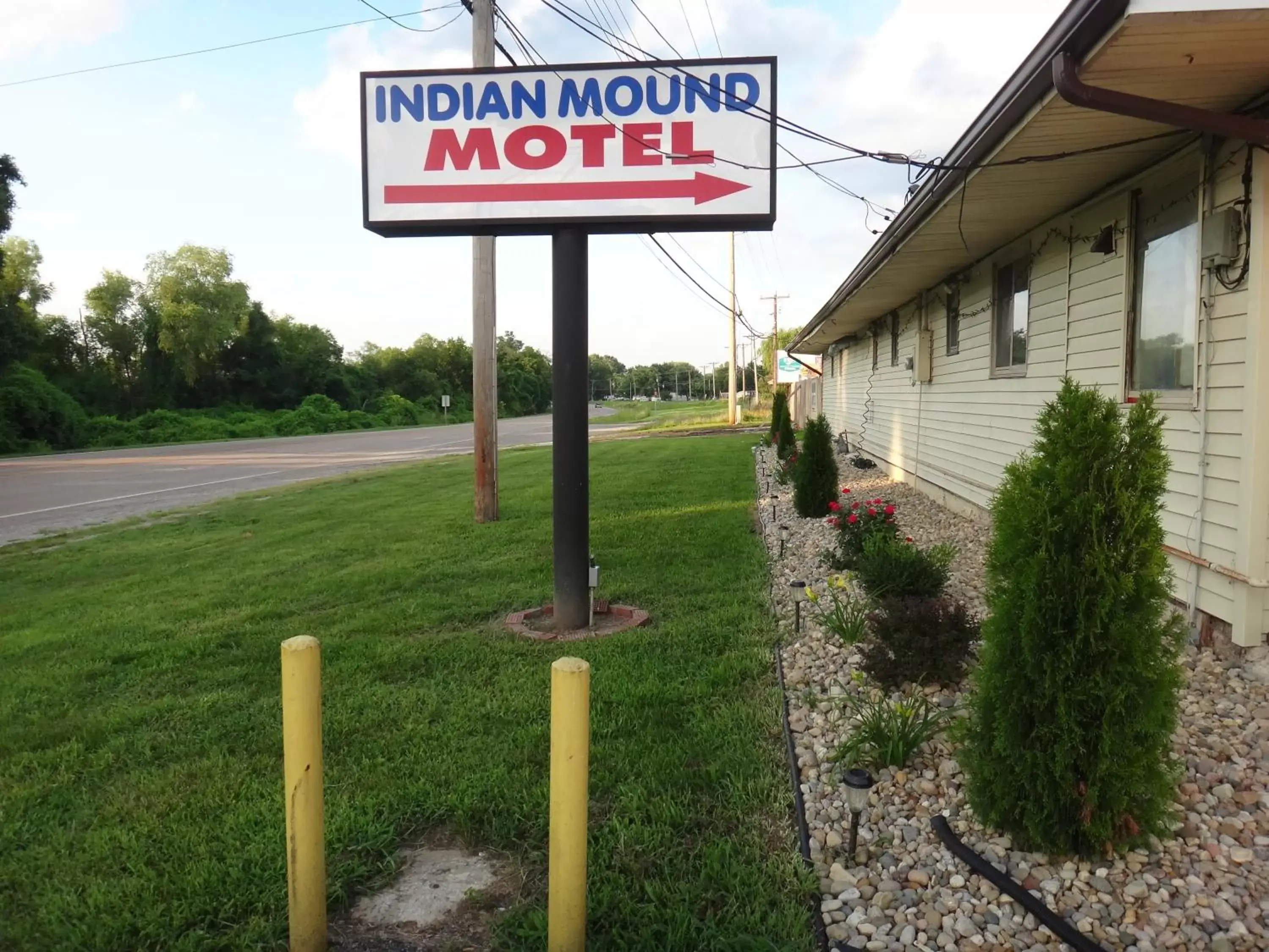 Logo/Certificate/Sign in Indian Mound Motel