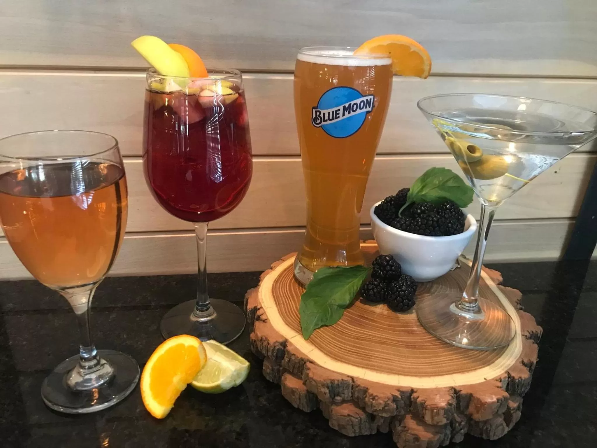 Restaurant/places to eat in Holiday Inn Cleveland-Mayfield by IHG