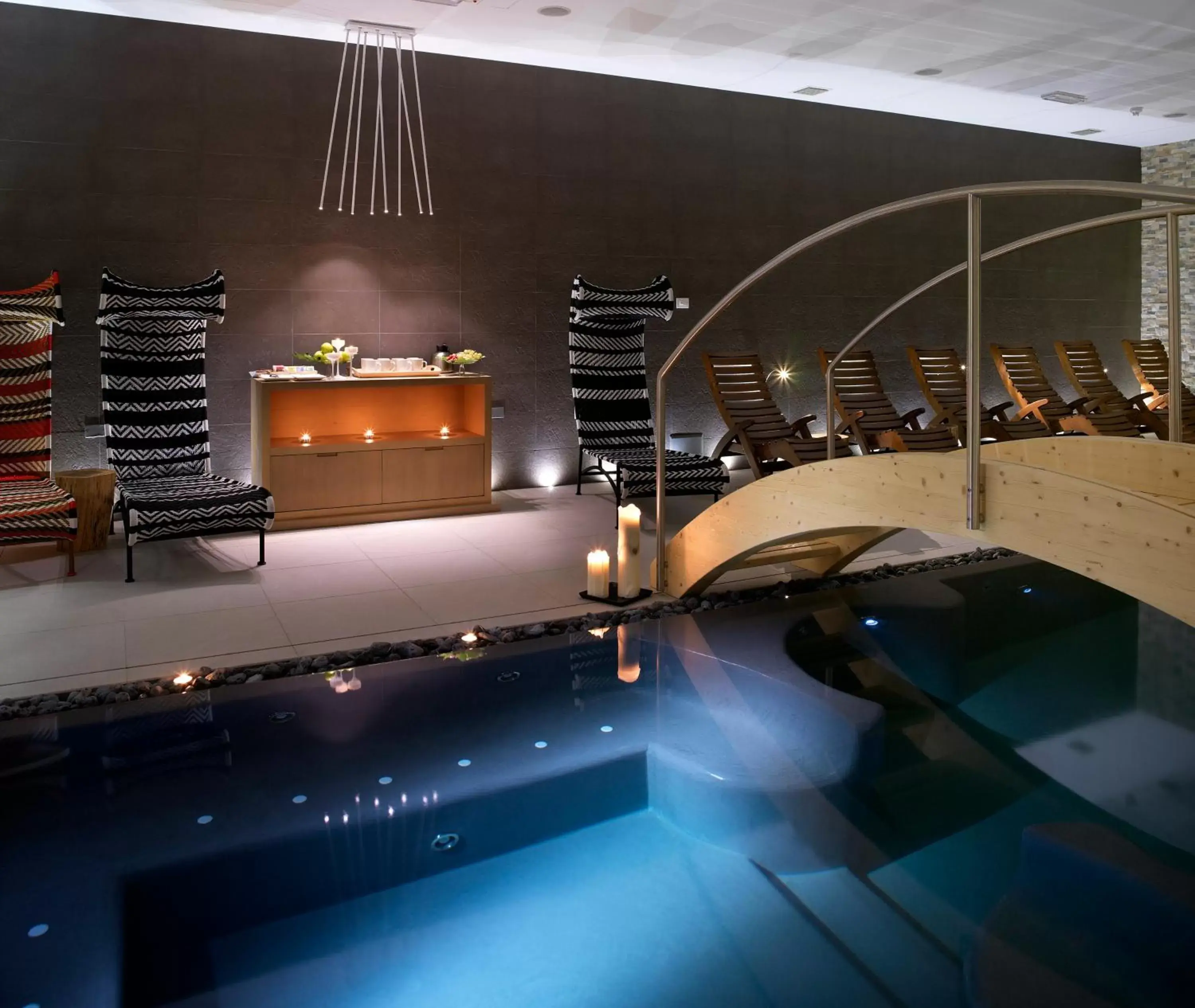 Massage, Swimming Pool in Hotel Select Suites & Spa - Apartments