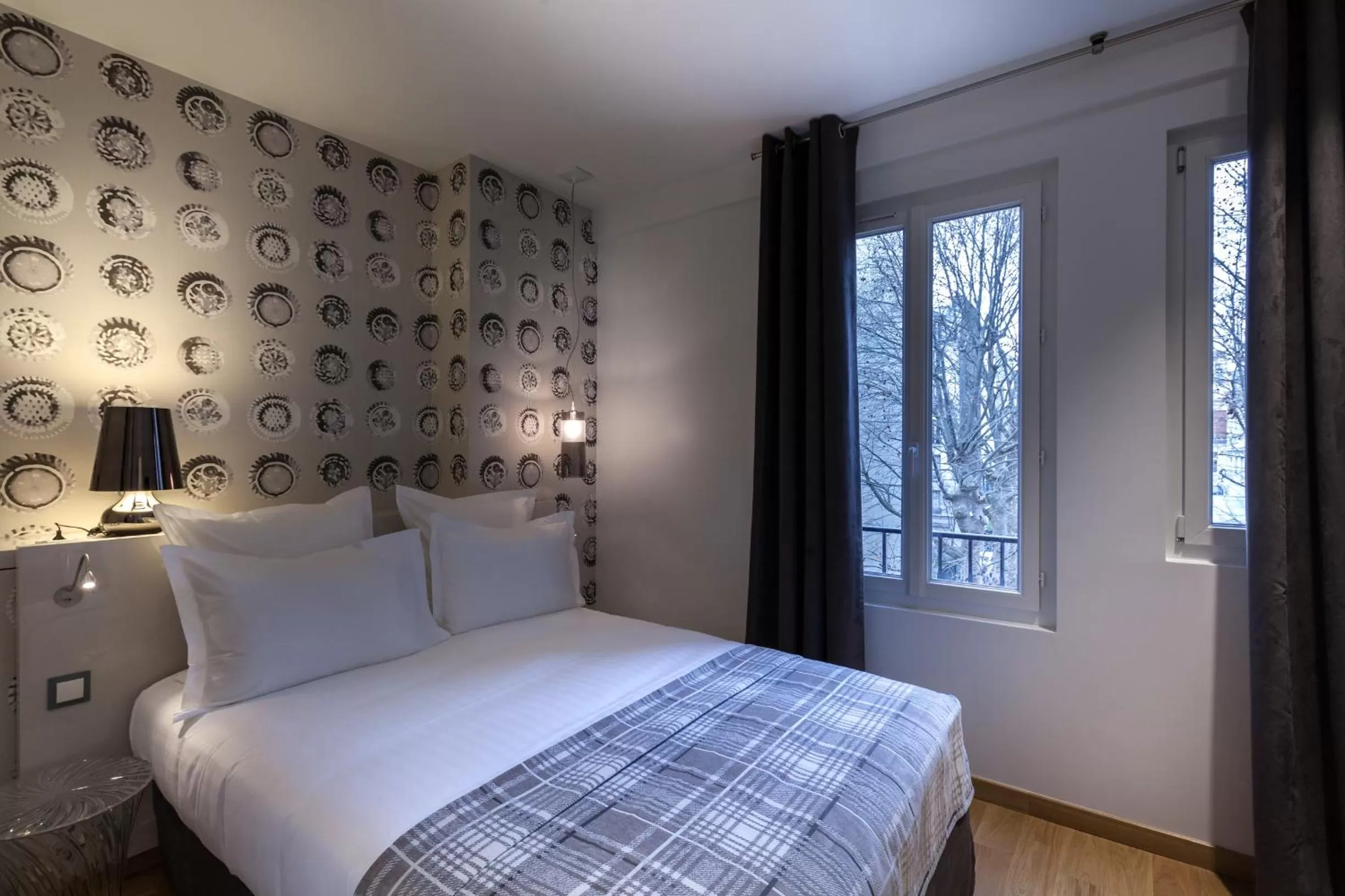 Photo of the whole room, Bed in Le Mireille