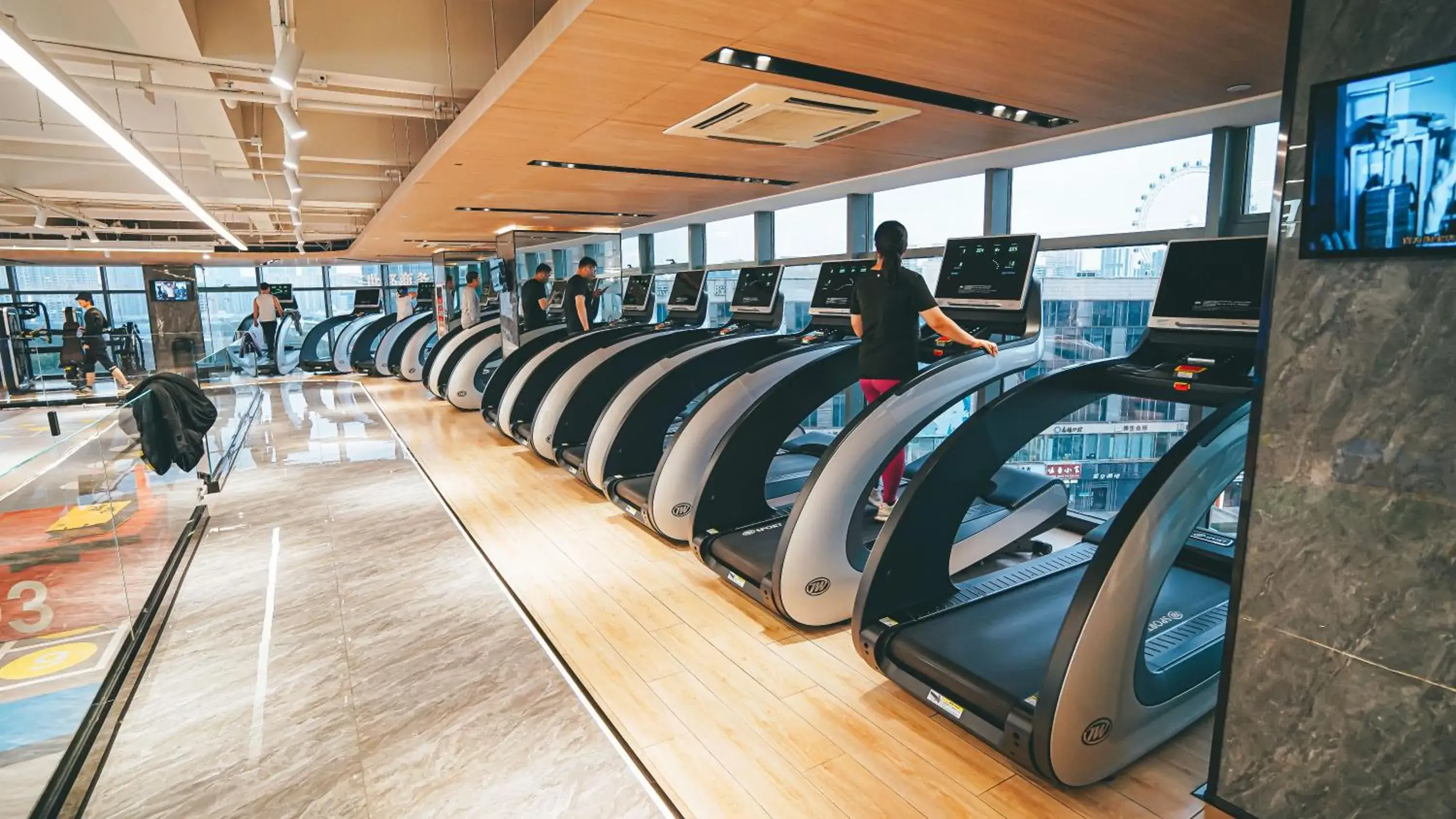 Fitness centre/facilities in DoubleTree By Hilton Ningbo Beilun Fitness centre/facilities in DoubleTree By Hilton Ningbo Beilun
