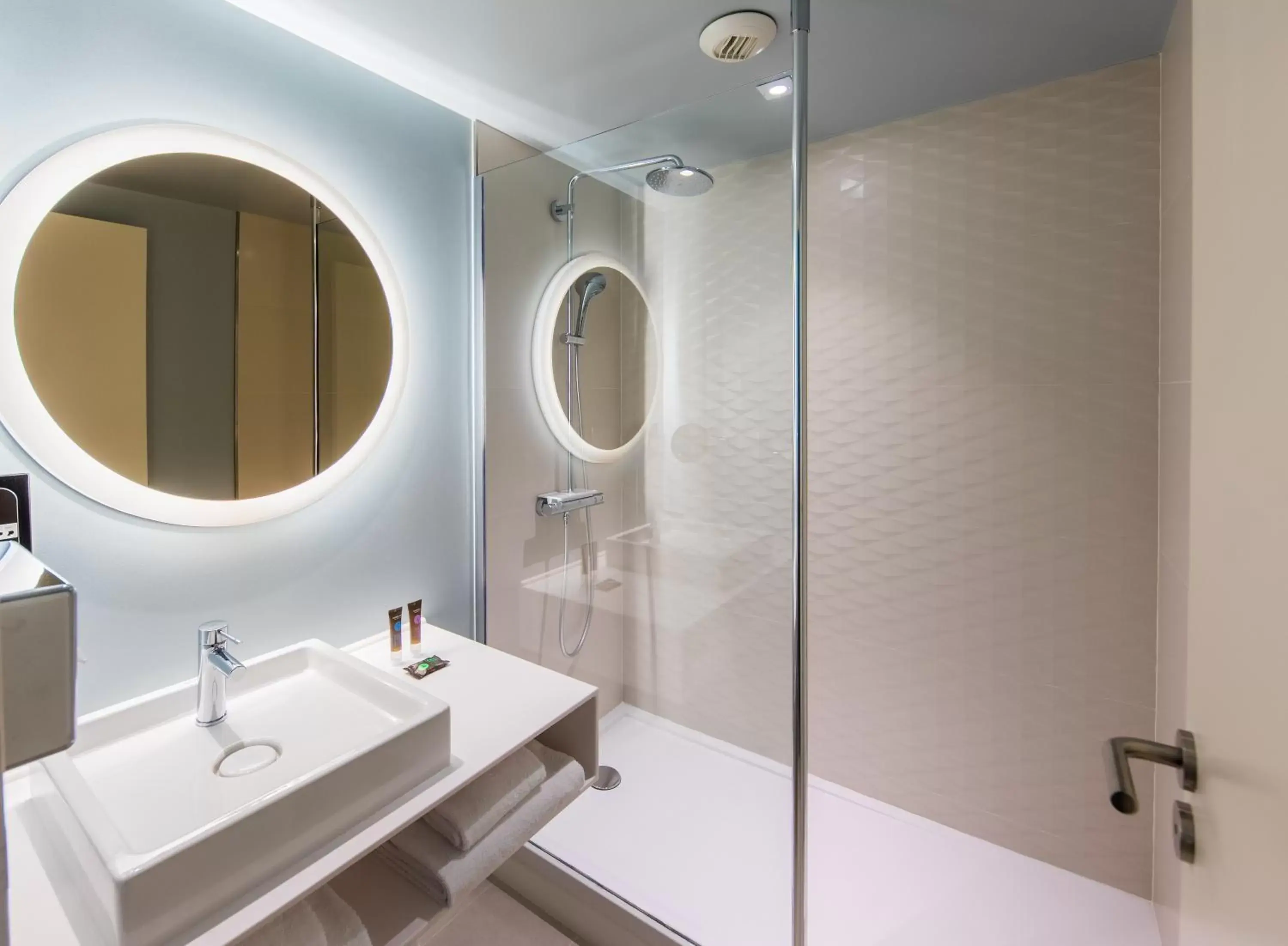 Shower, Bathroom in Novotel Monte-Carlo