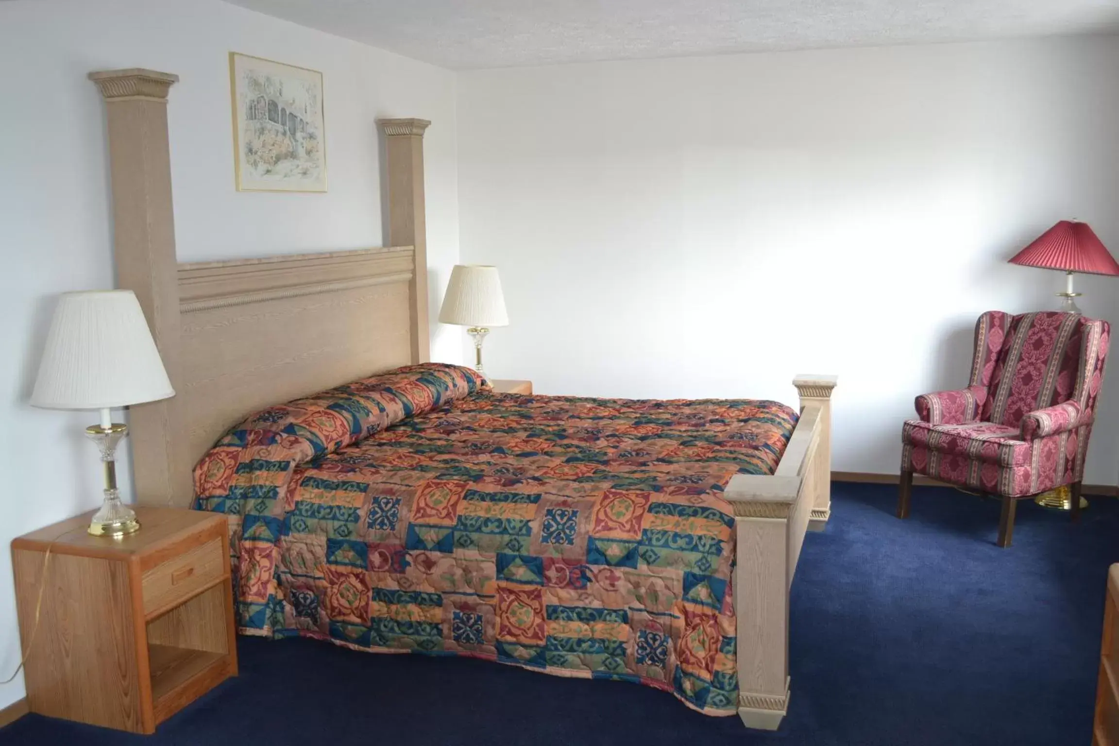Bed in Sky Lodge Inn & Suites - Delavan