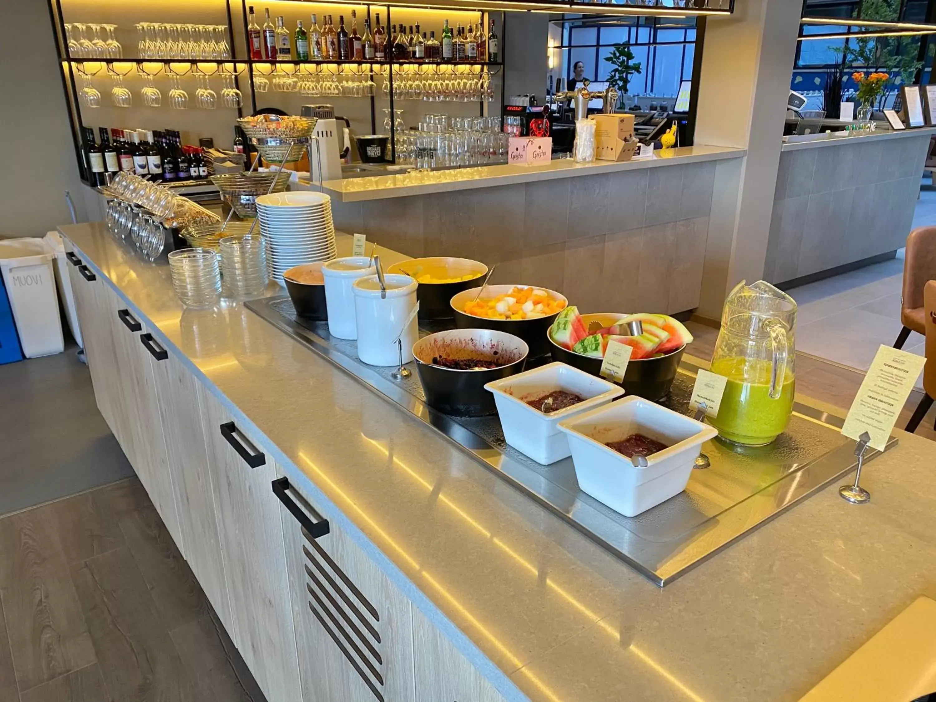 Buffet breakfast in Skyline Airport Hotel