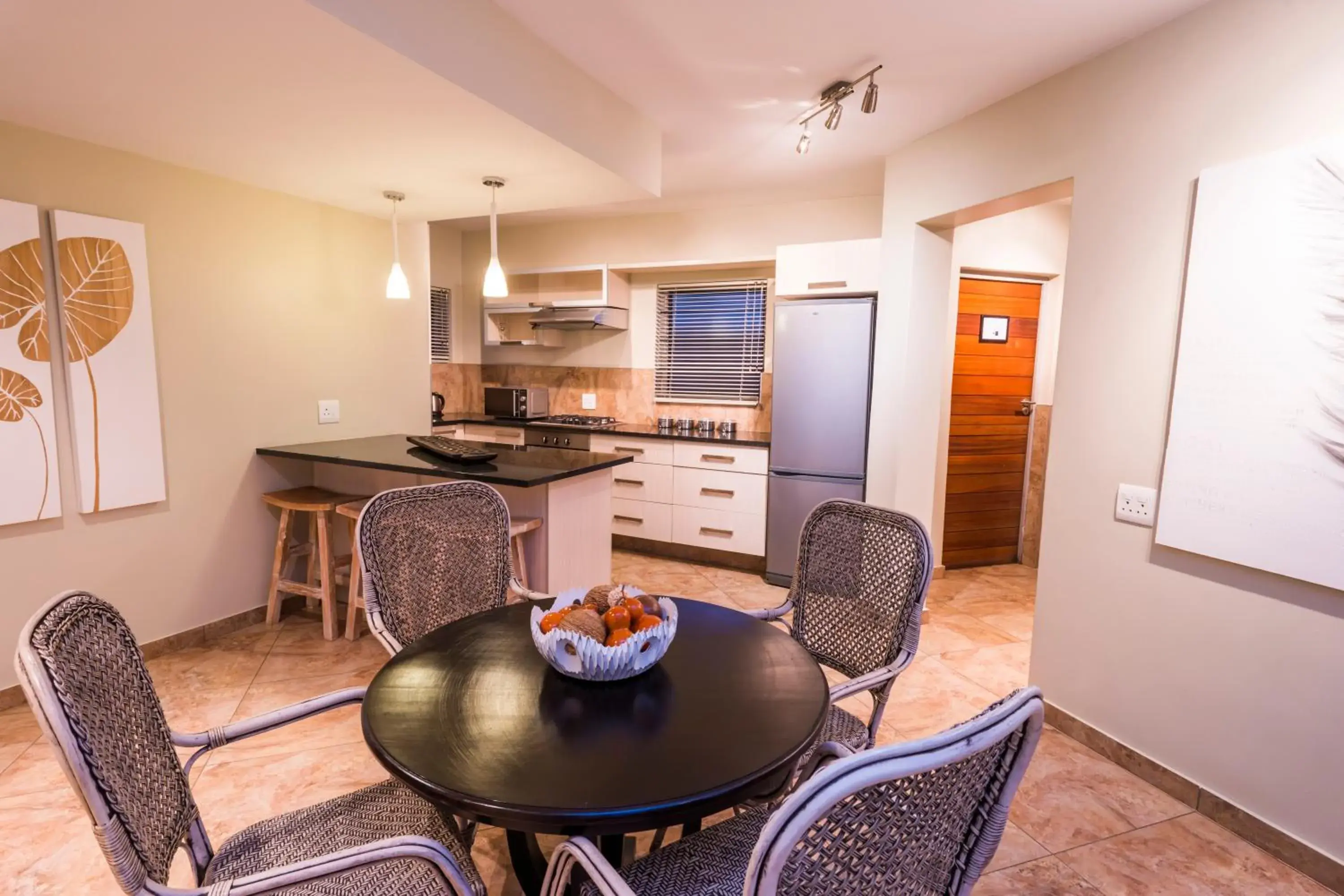 Kitchen or kitchenette, Dining Area in aha Kopanong Hotel & Conference Centre