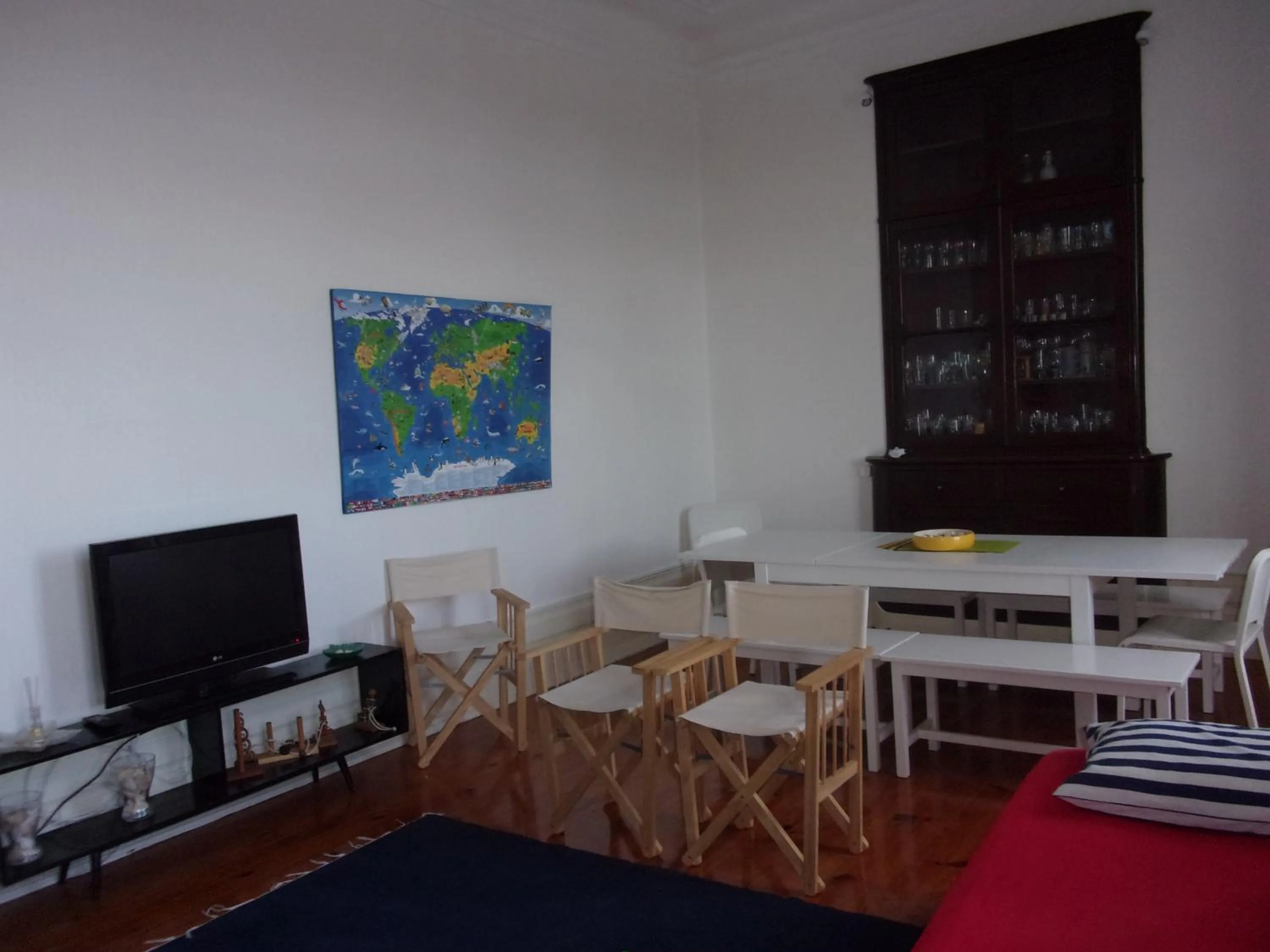 Communal lounge/ TV room in Hostel 402