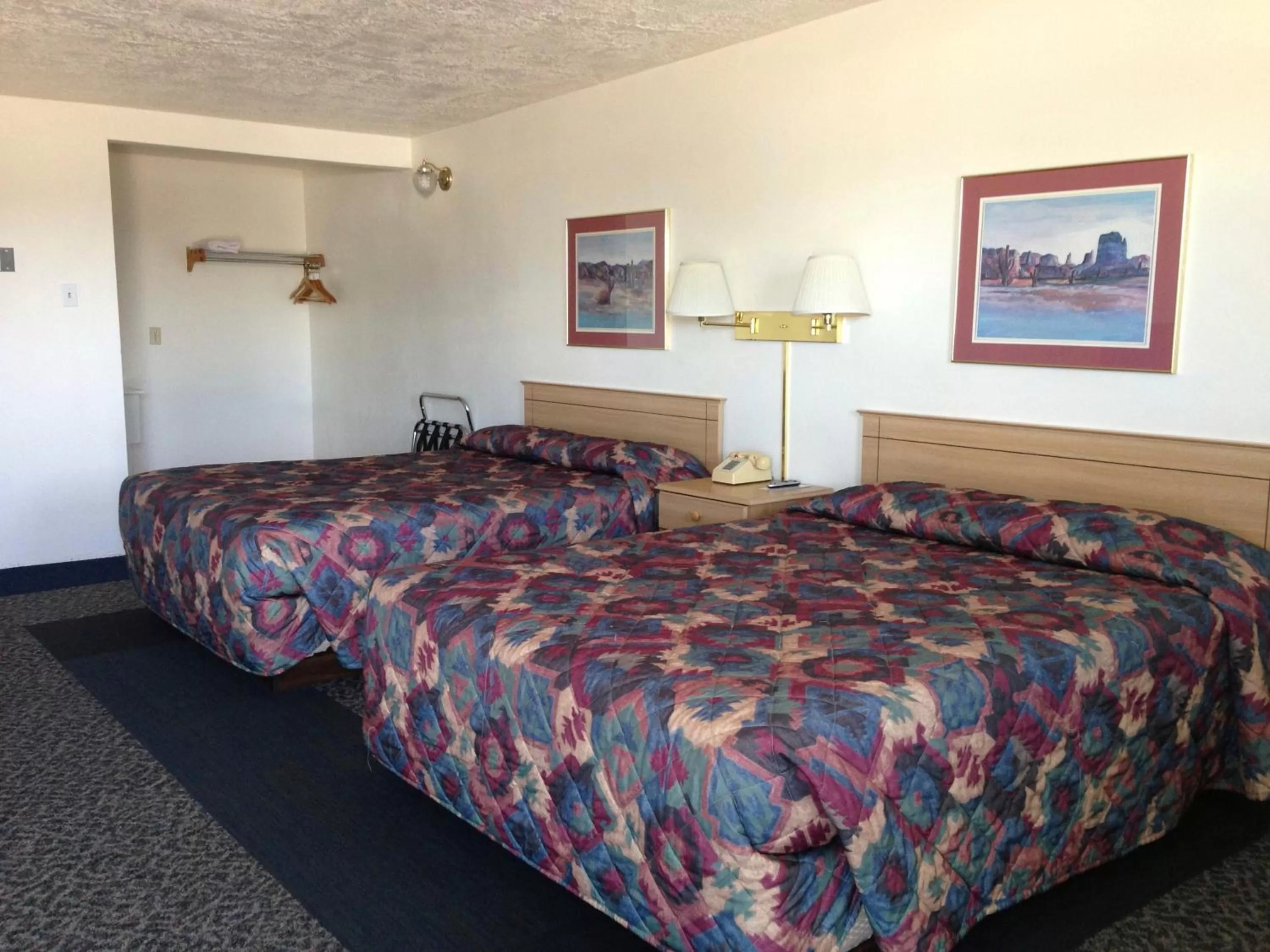 Photo of the whole room, Bed in Bryce Way Motel