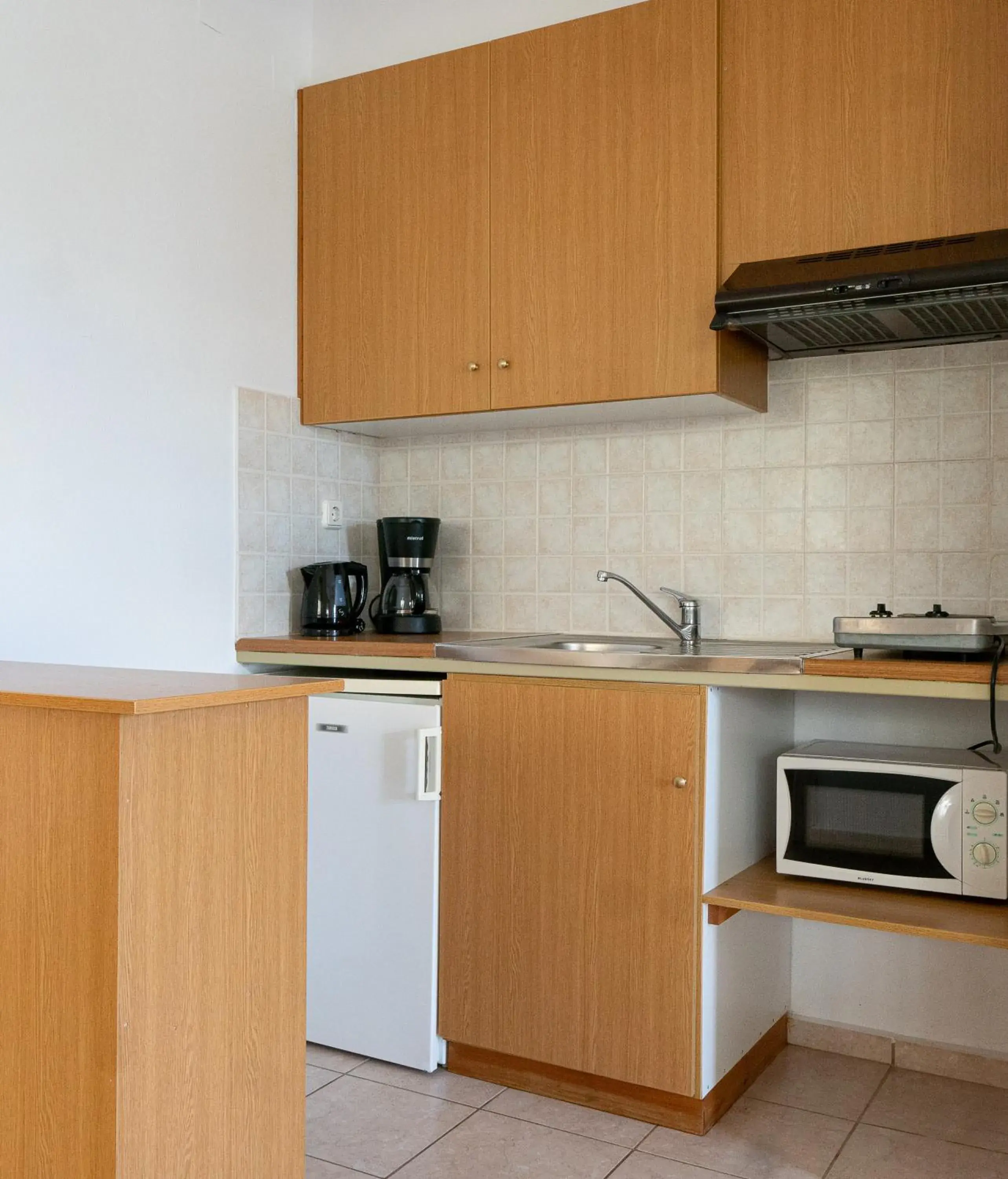 Kitchen/Kitchenette in Ilian Beach