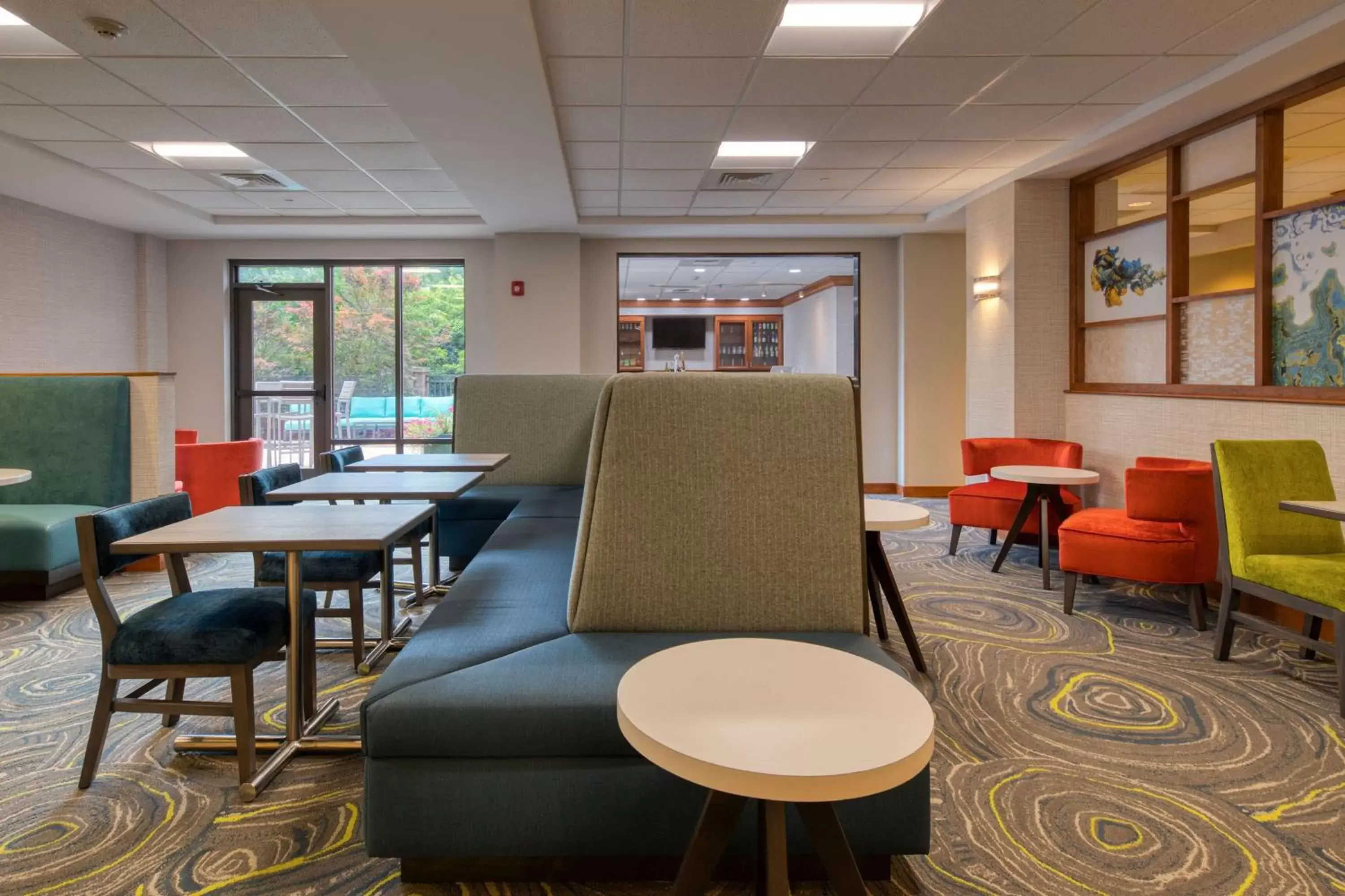 Lobby or reception, Lounge/Bar in Hampton Inn Wilmington University Area