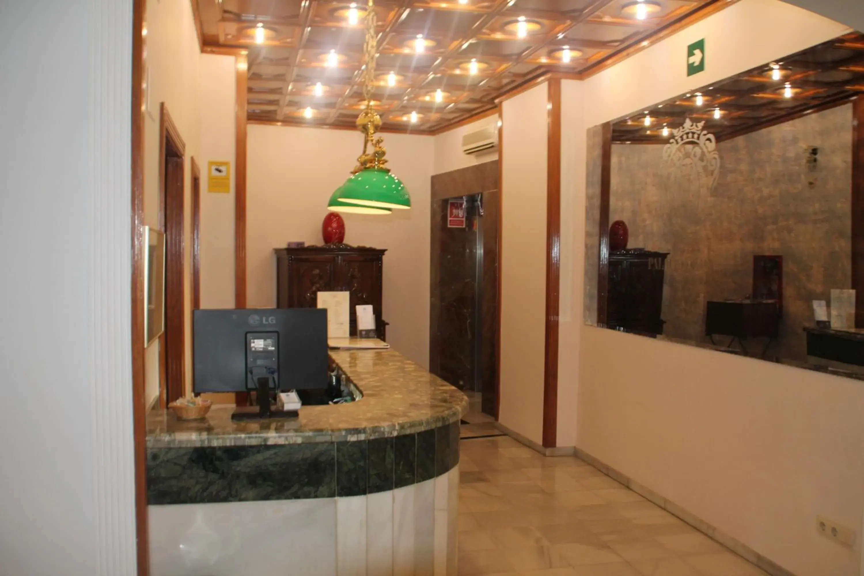 Lobby or reception, Lounge/Bar in Hotel Palacio de Oñate