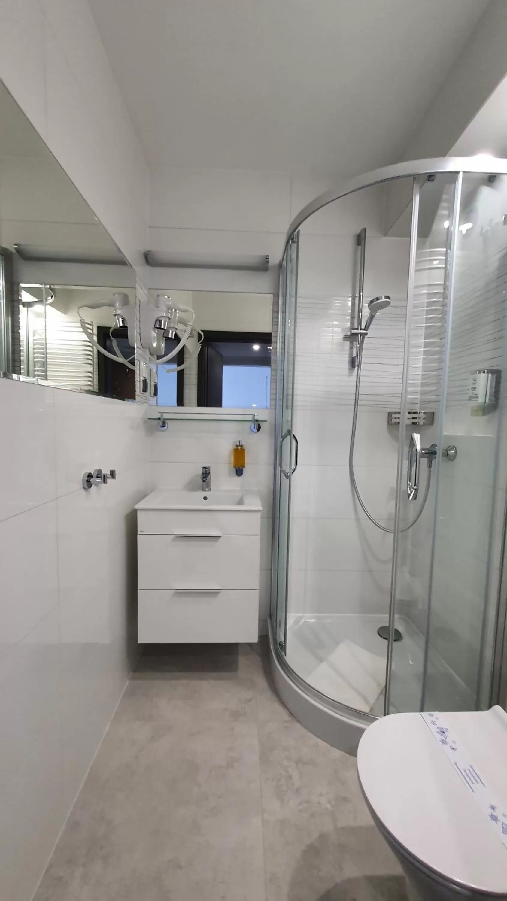 Bathroom in Hotel Gromada Pila