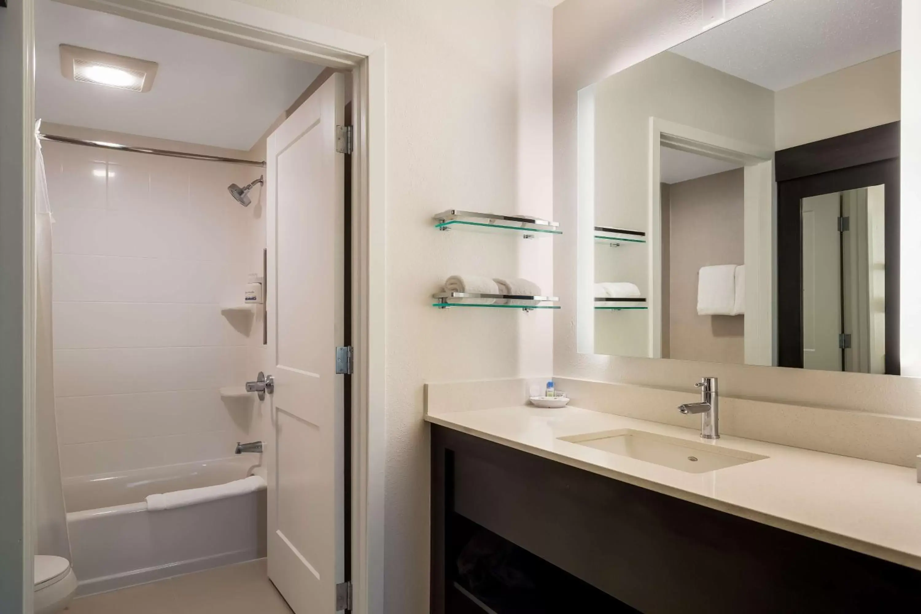 Bathroom in Sonesta ES Suites Parsippany Morris Plains