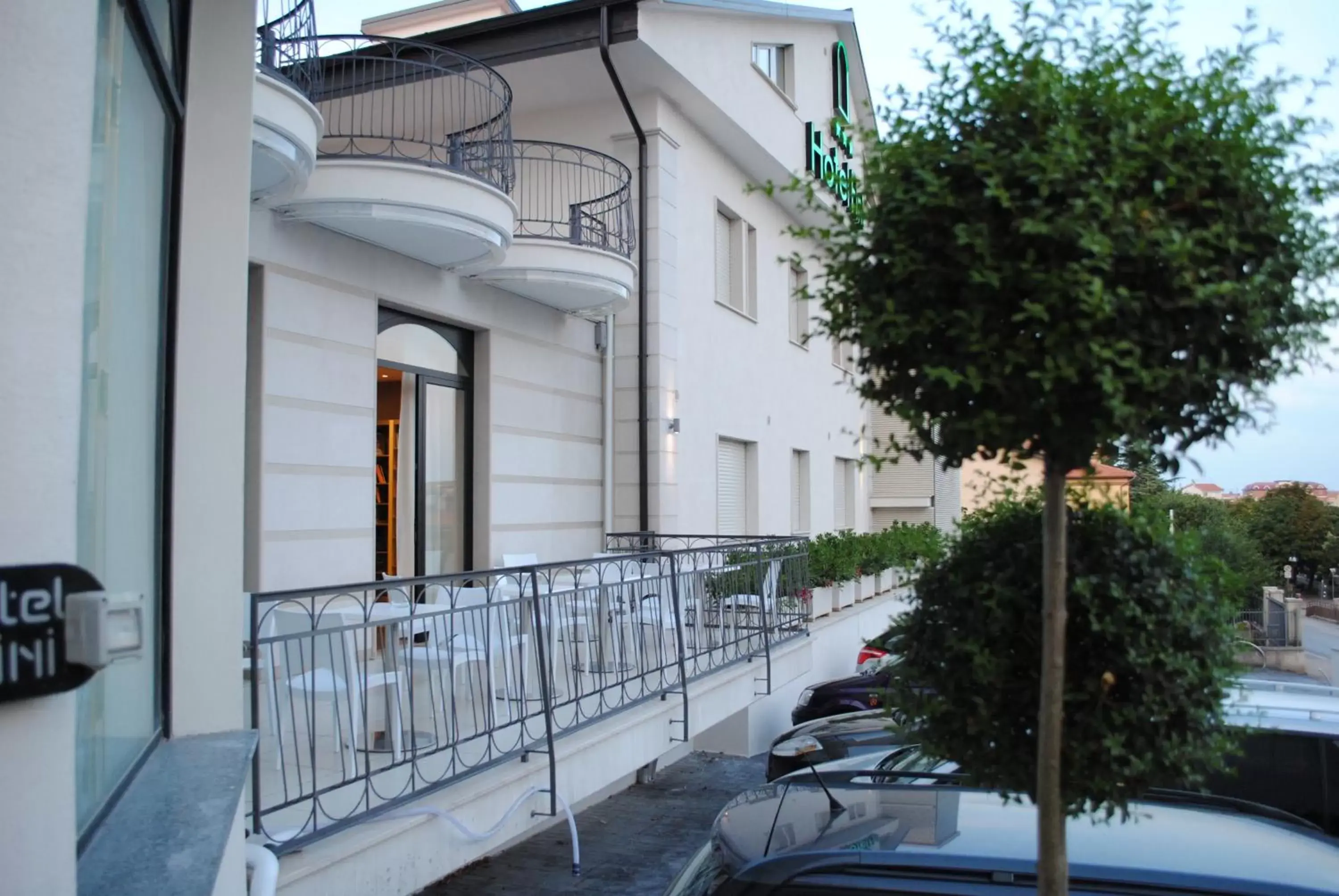 Facade/entrance in Hotel Fini