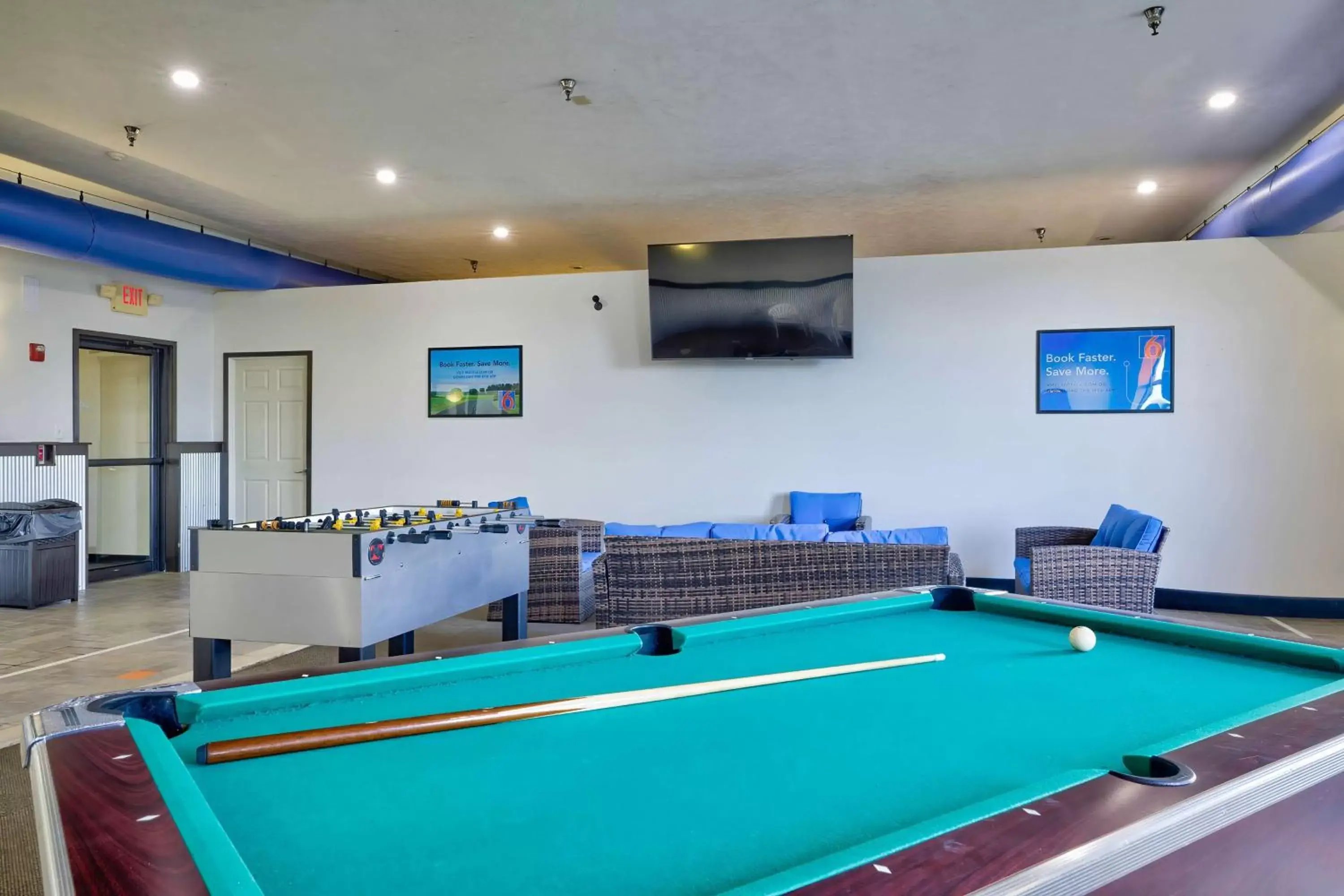 Pool view, Billiards in Motel 6-Percival, IA