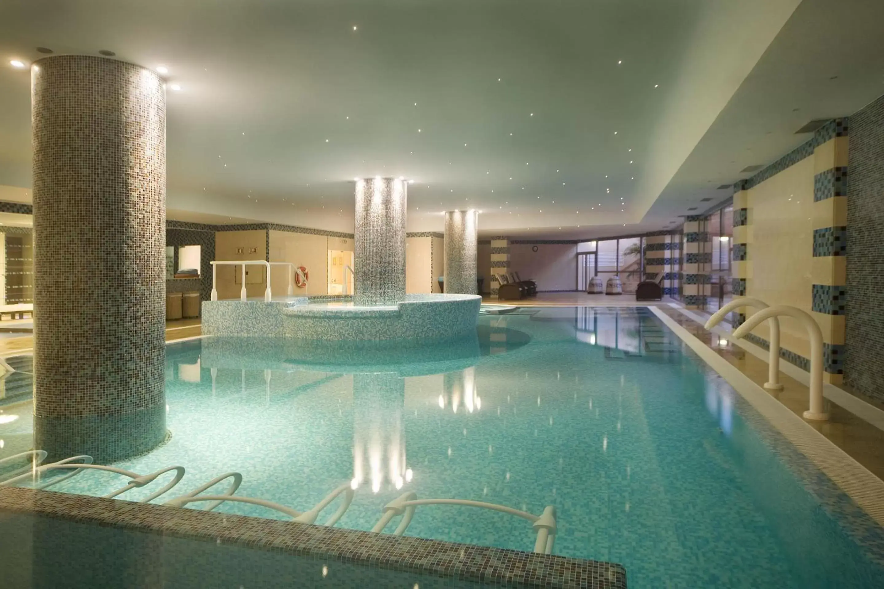 Hot Tub, Swimming Pool in Grande Real Santa Eulalia Resort & Hotel Spa