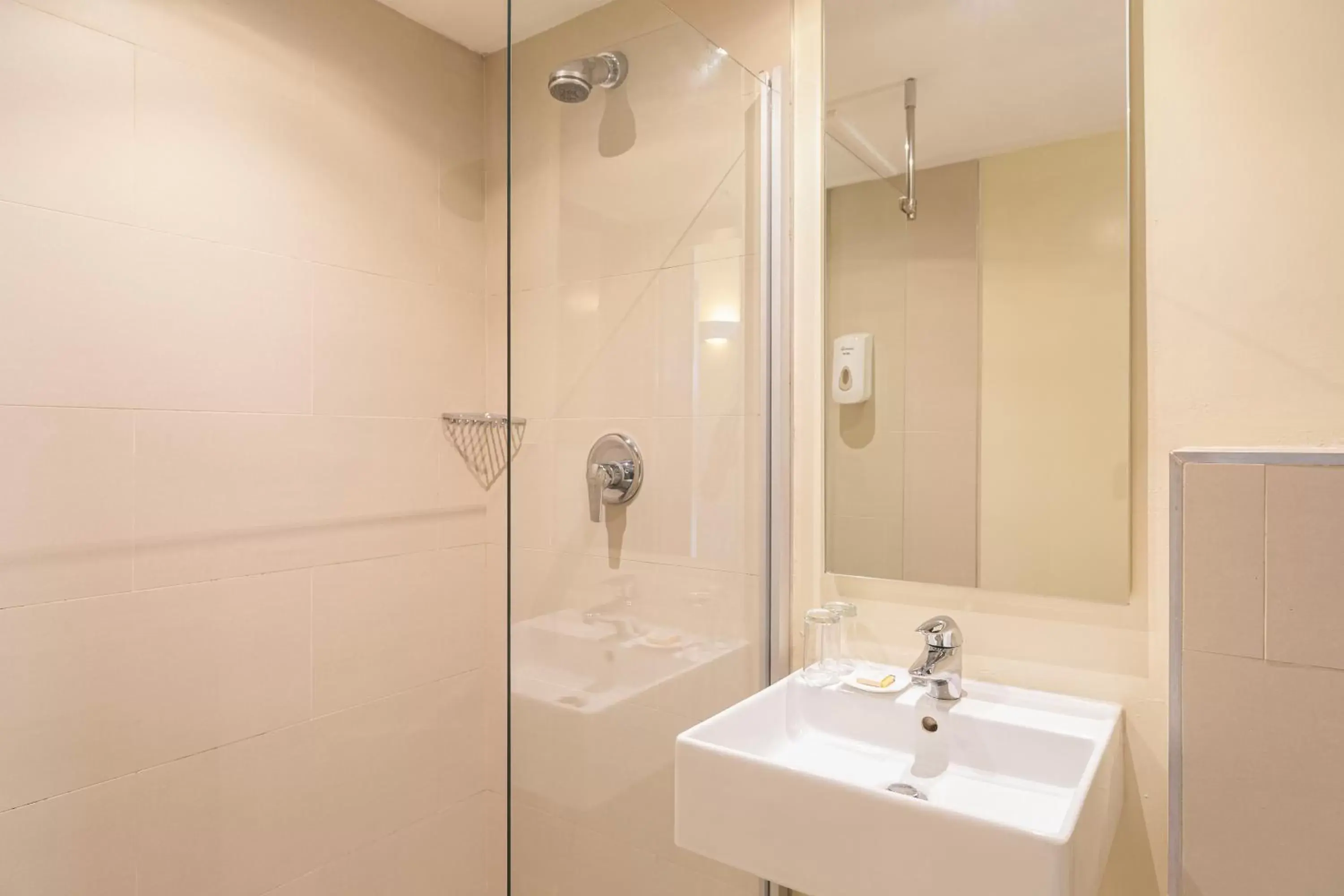 Bathroom in LionsDive Beach Resort