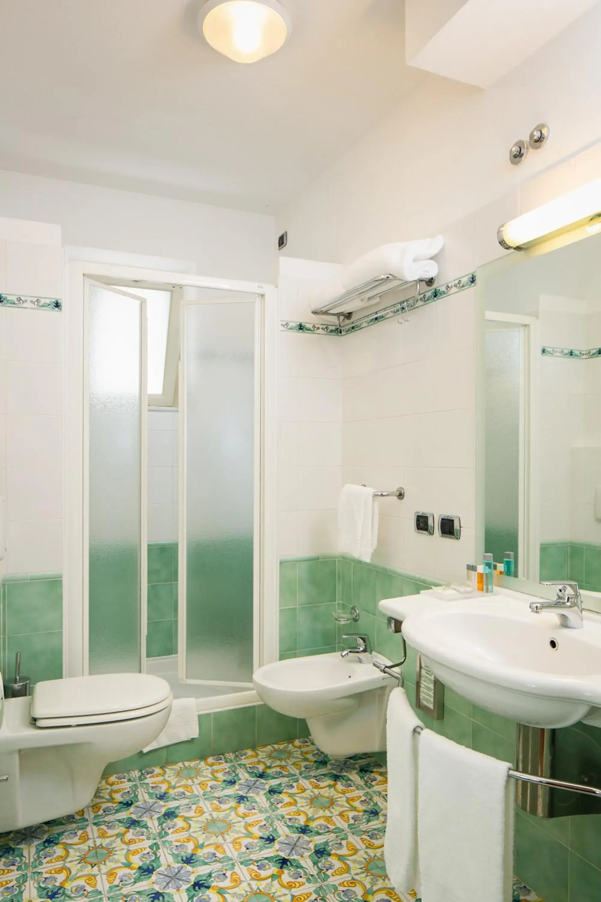 Shower, Bathroom in Grande Albergo