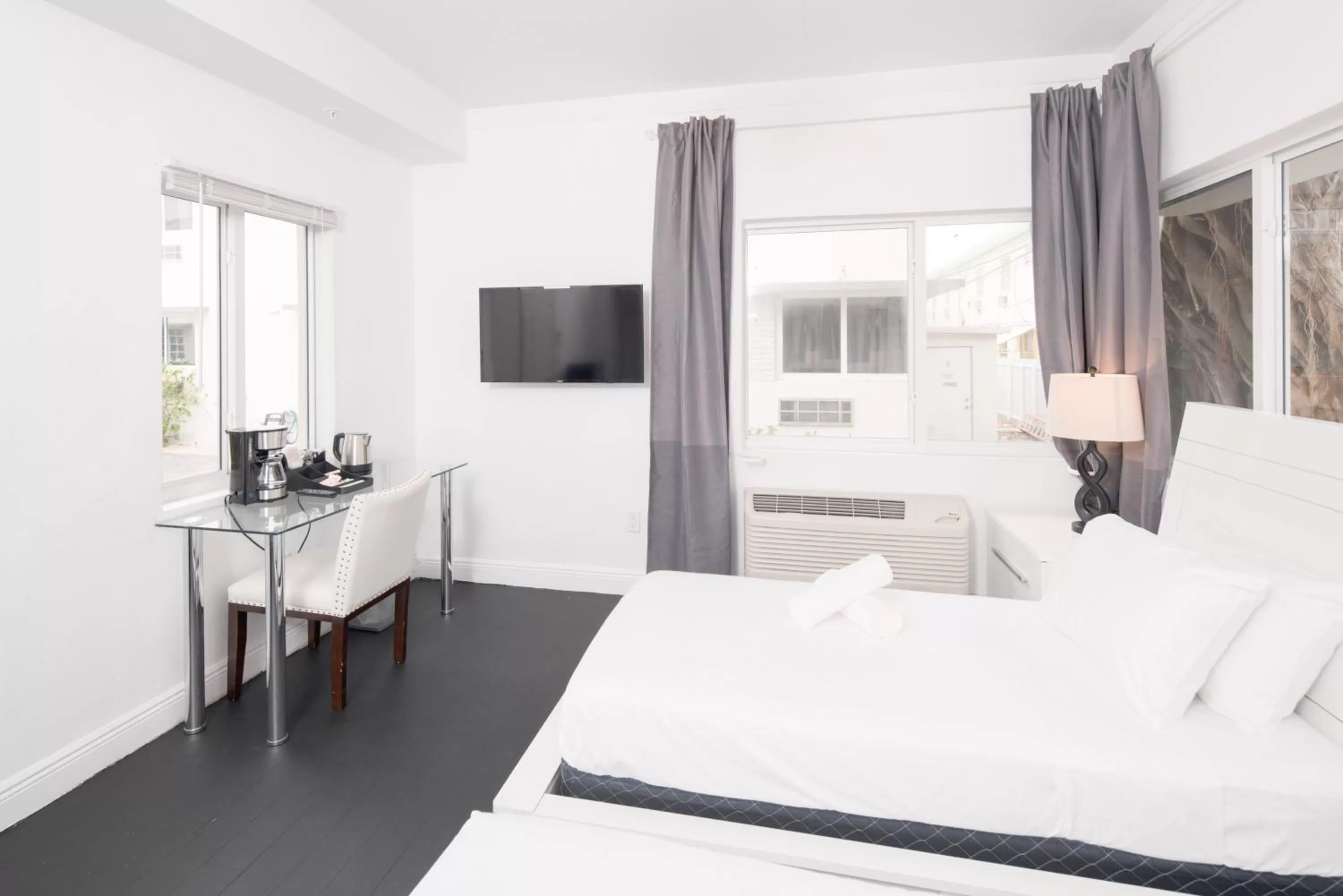 Bed in The Donovan at Miami Beach