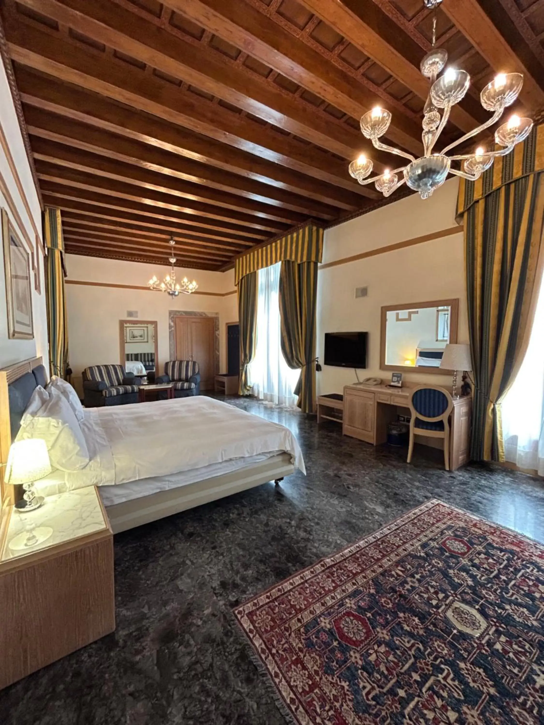 Bedroom, Bed in Foscari Palace