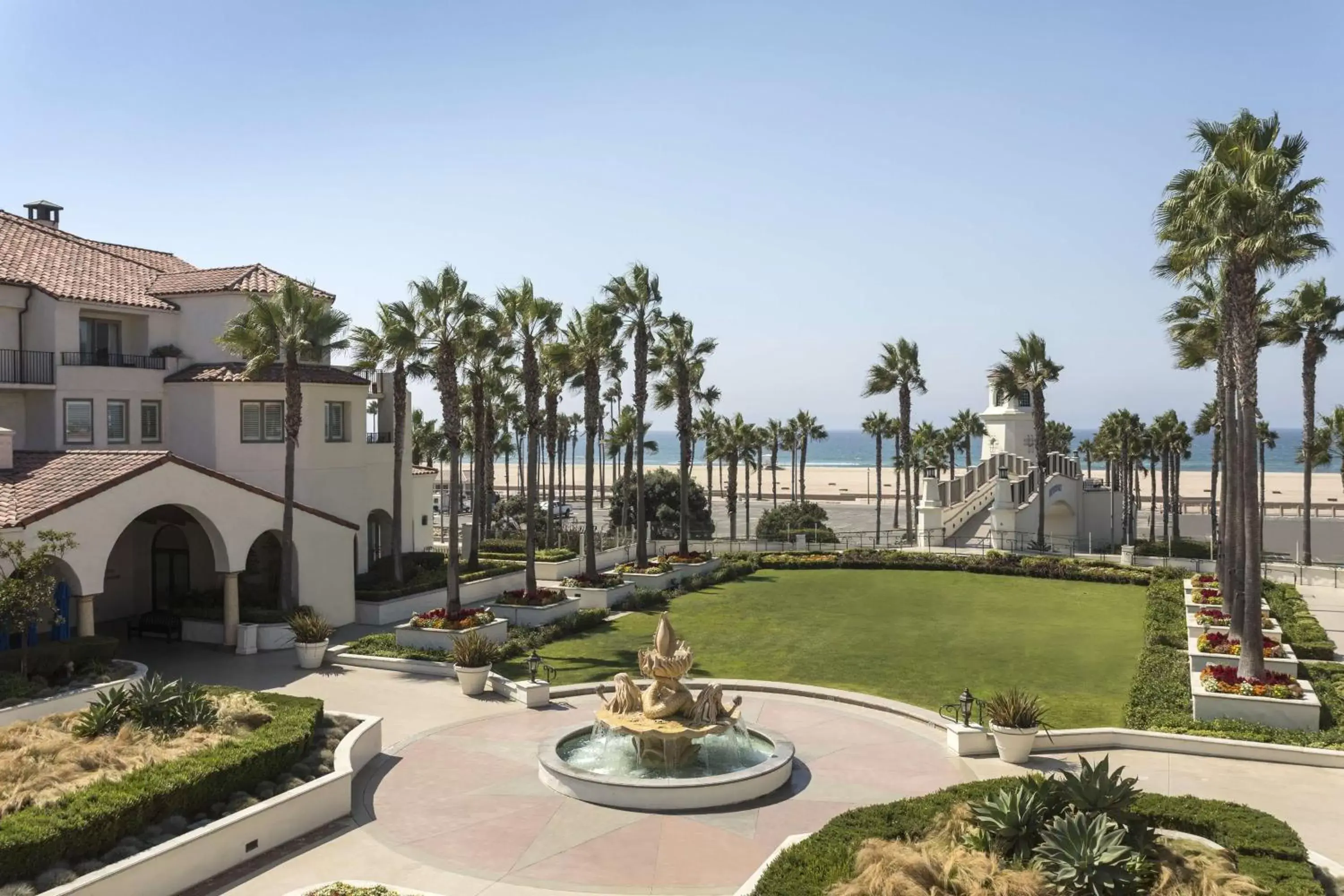 Property building in Hyatt Regency Huntington Beach Resort and Spa