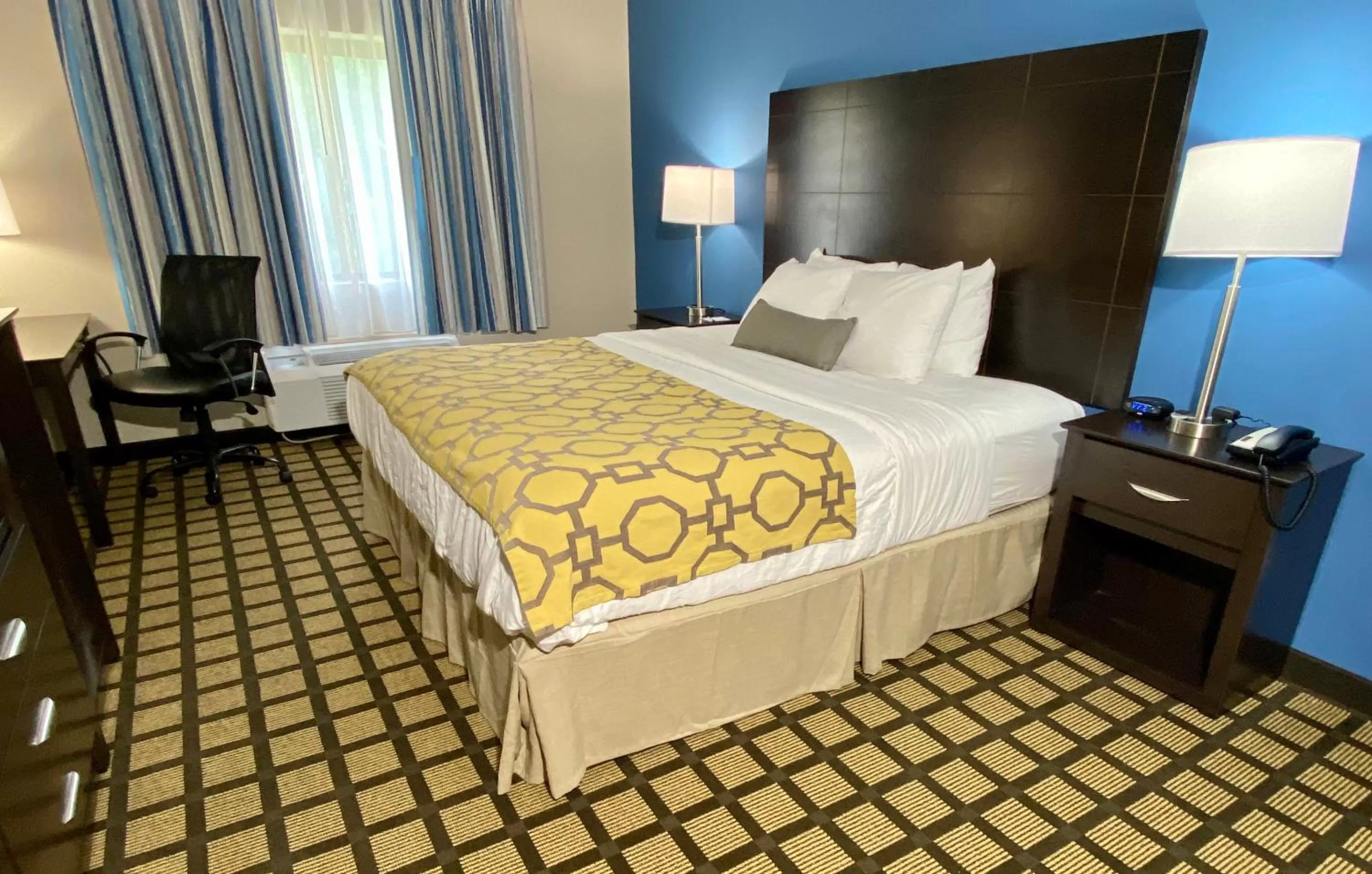 Bed in Baymont by Wyndham Latham Albany Airport