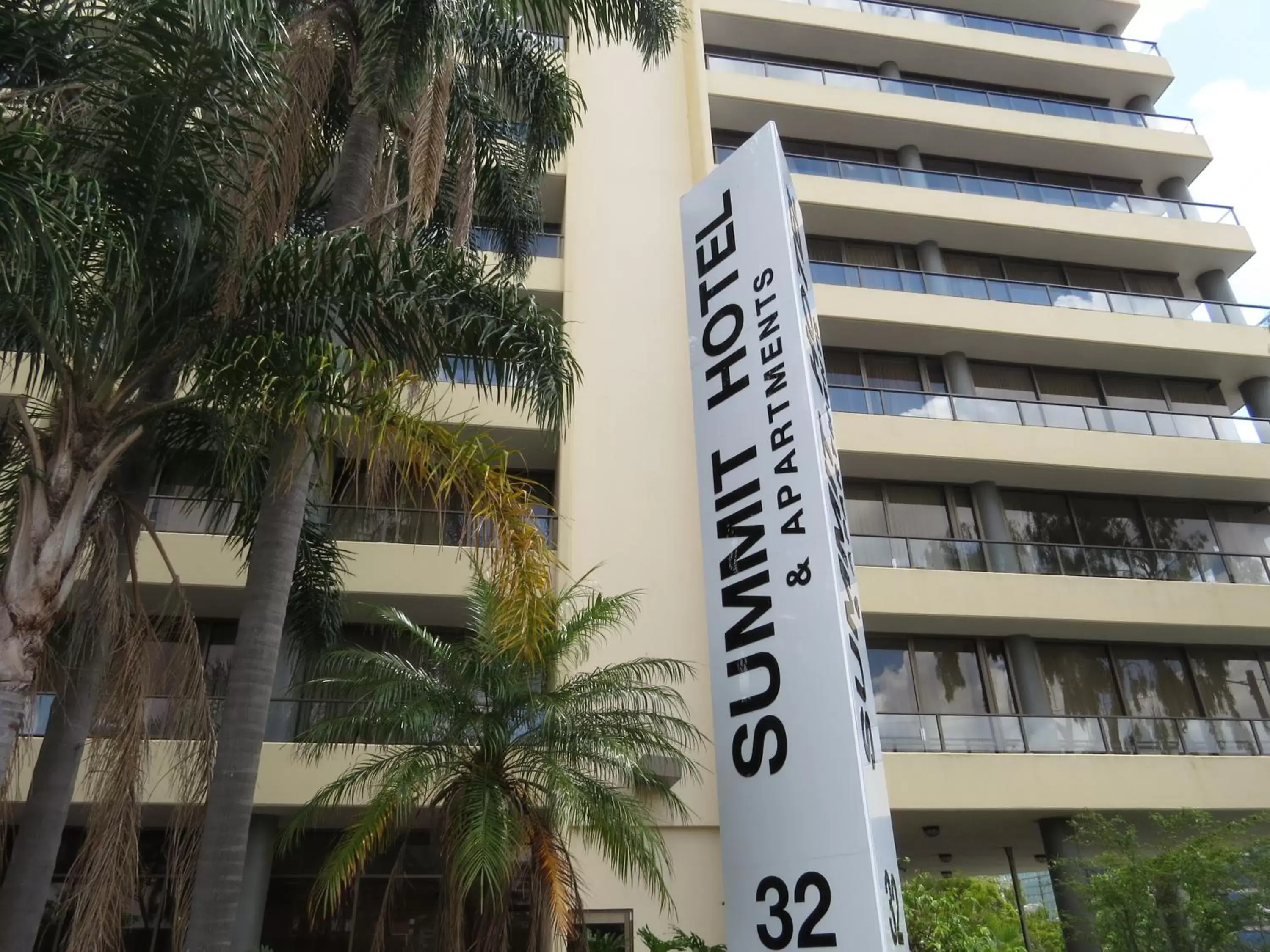 Facade/entrance, Property Building in Summit Apartments