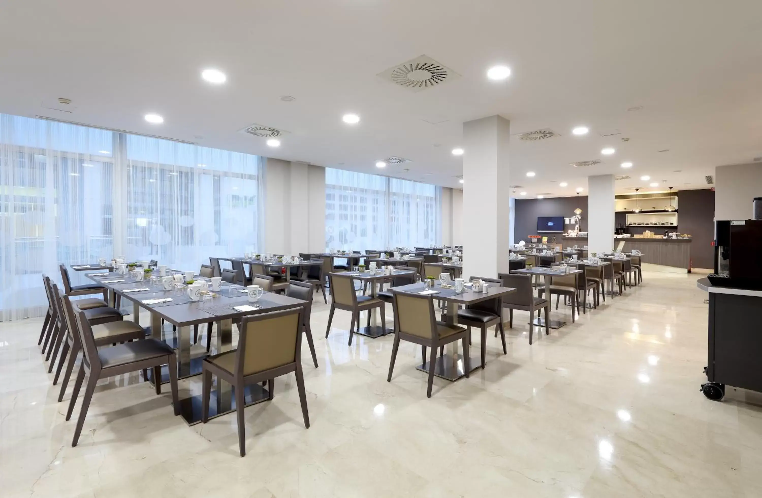 Dining area, Restaurant/Places to Eat in Exe Zaragoza WTC