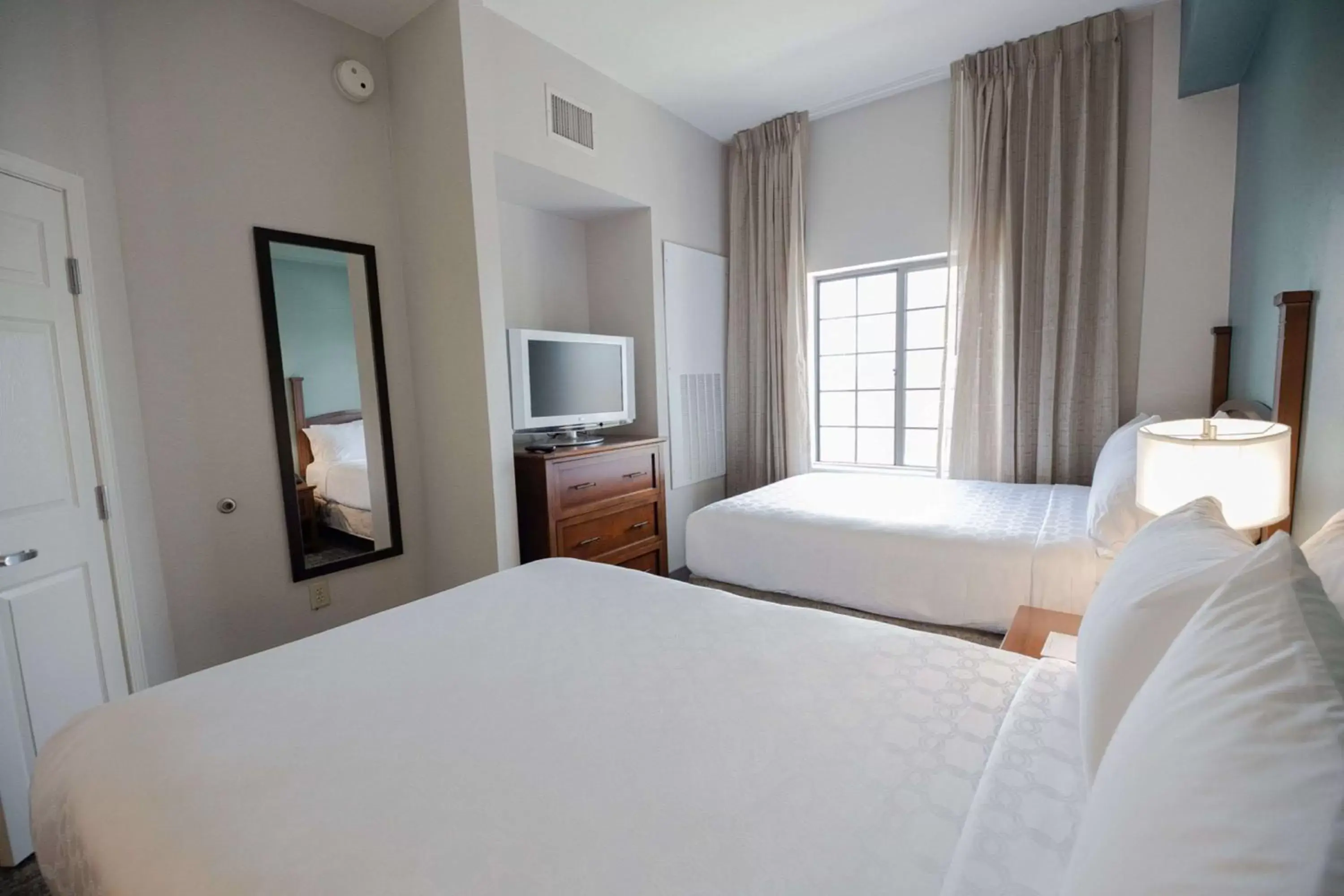 Bedroom, Bed in Sonesta ES Suites Atlanta Alpharetta Avalon
