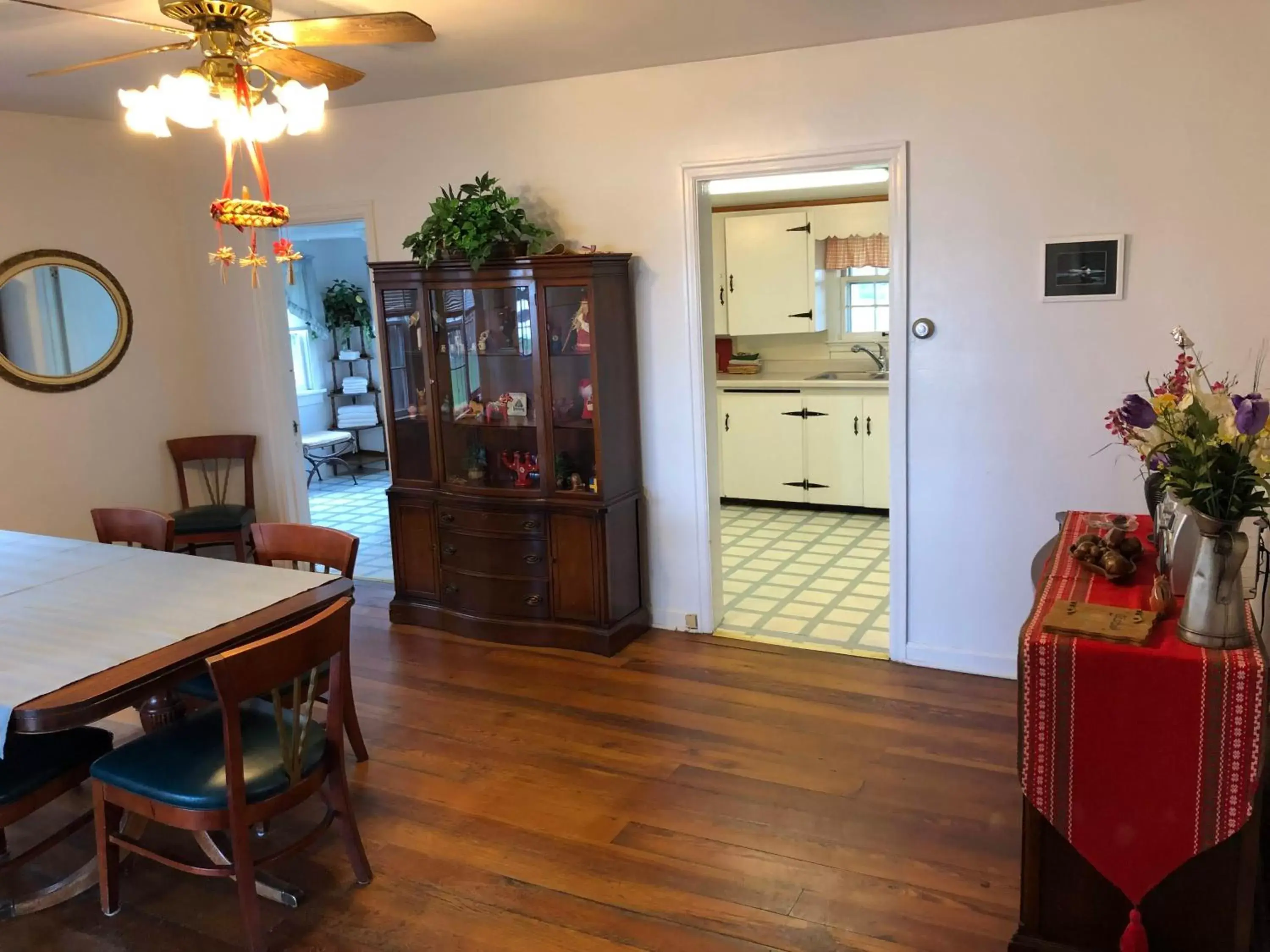 Dining Area in Plantation Motel