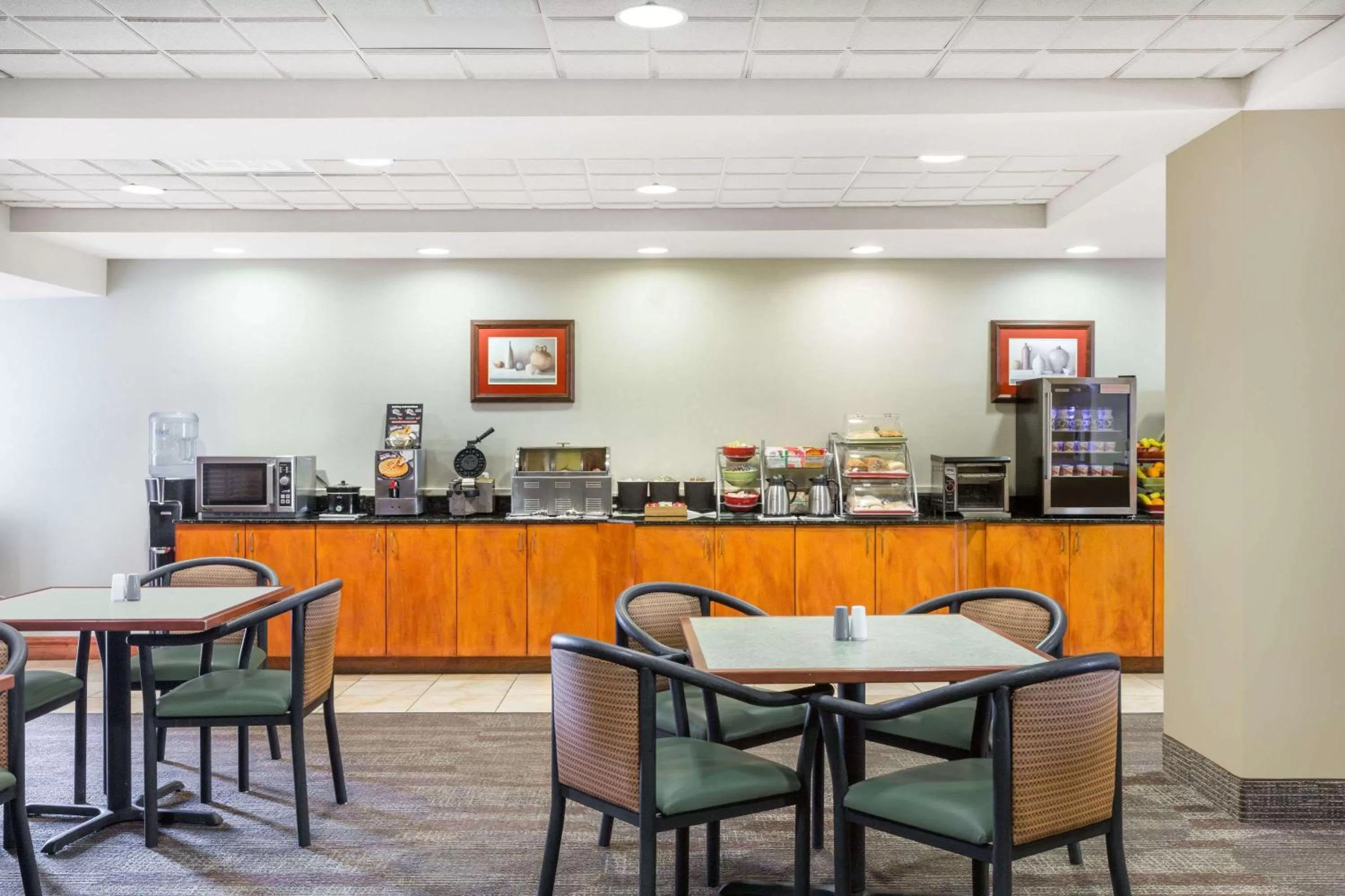 Restaurant/places to eat in Wingate by Wyndham West Monroe
