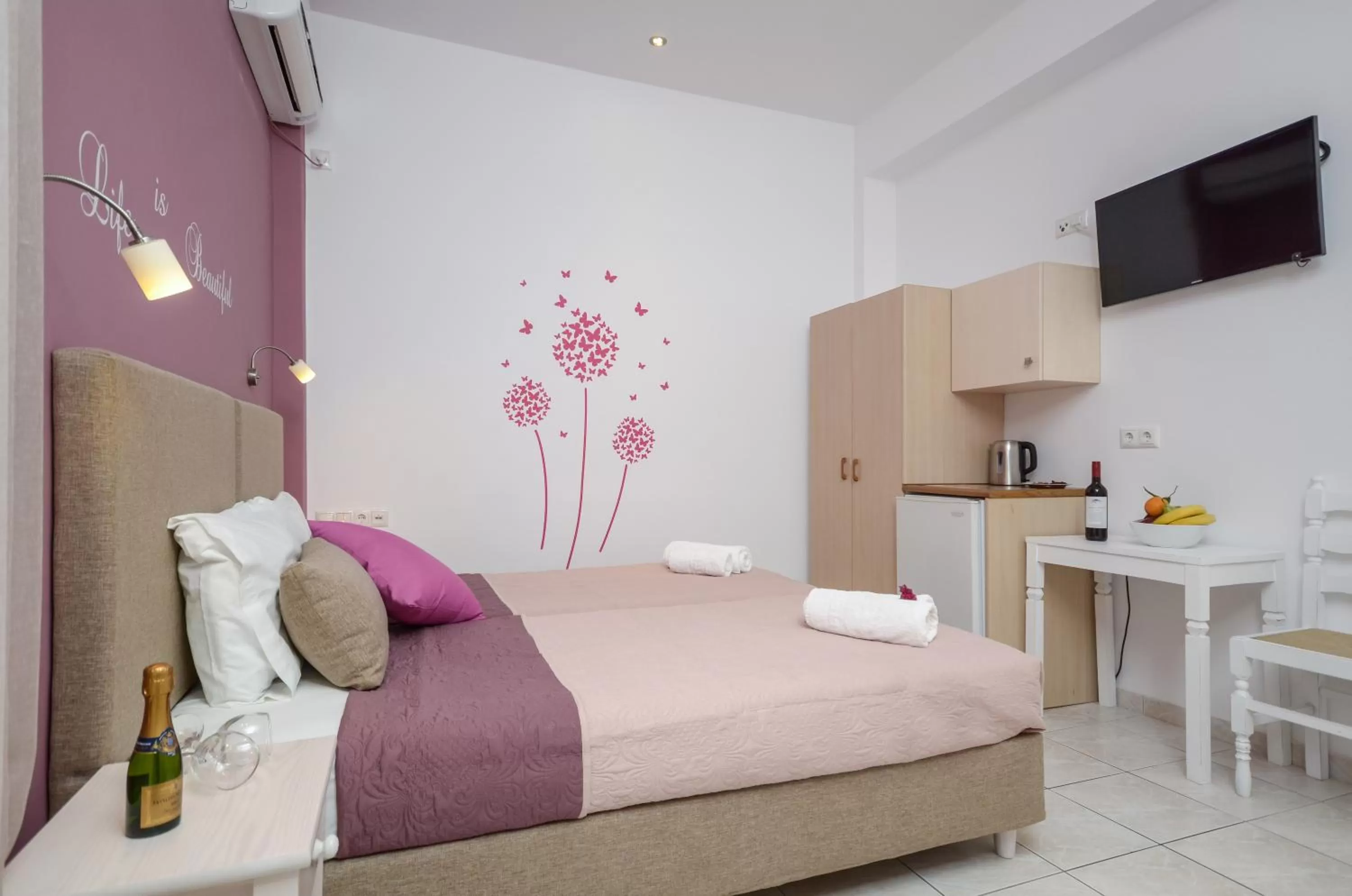 Bedroom, Bed in Panormos Hotel and Studios