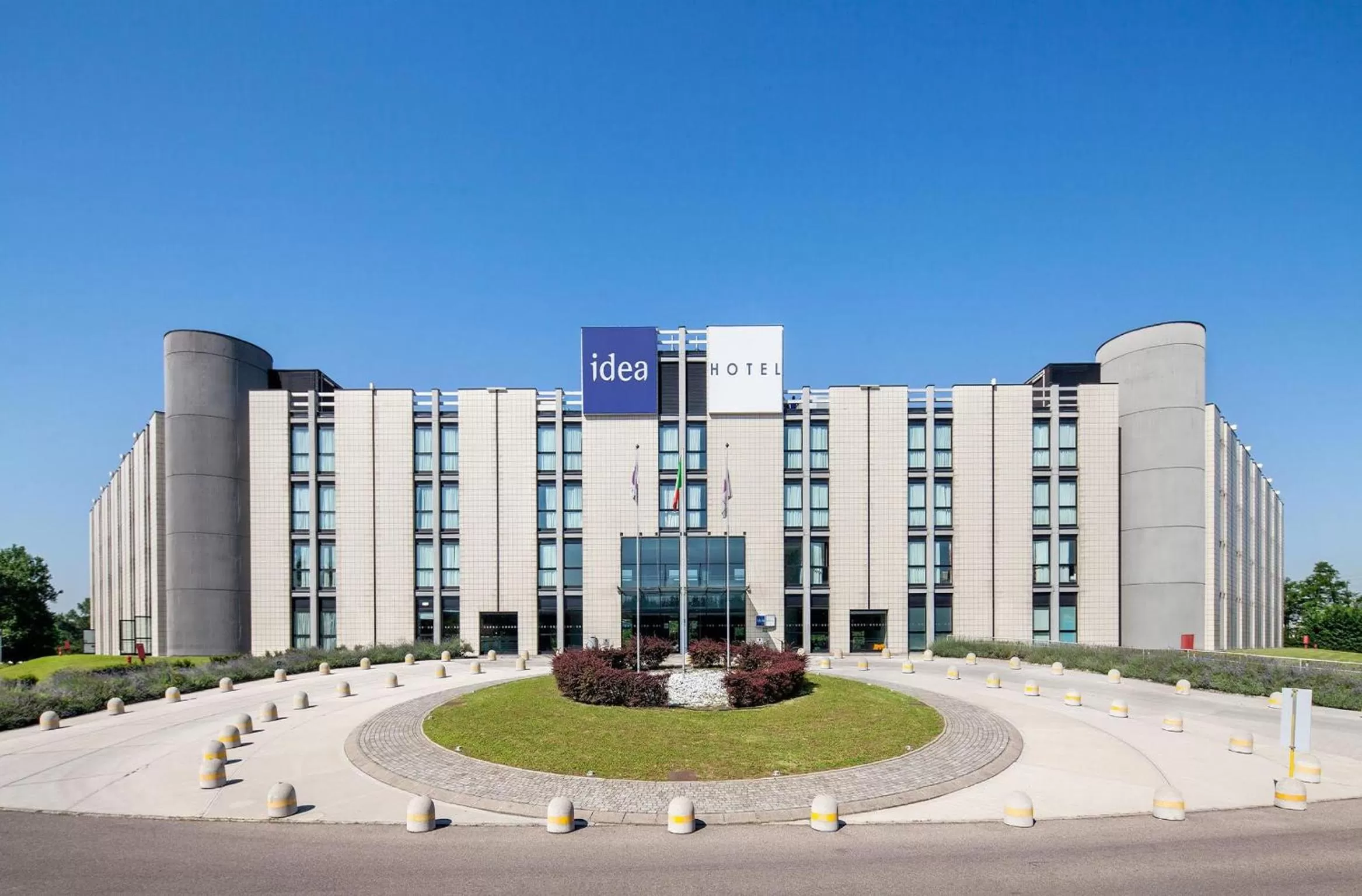 Property building in Idea Hotel Milano San Siro