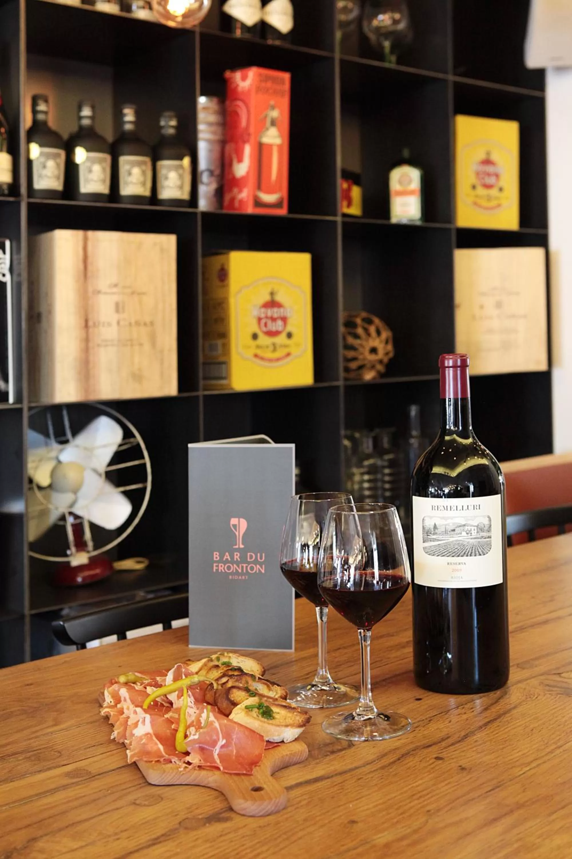 Restaurant/places to eat in Hotel du Fronton